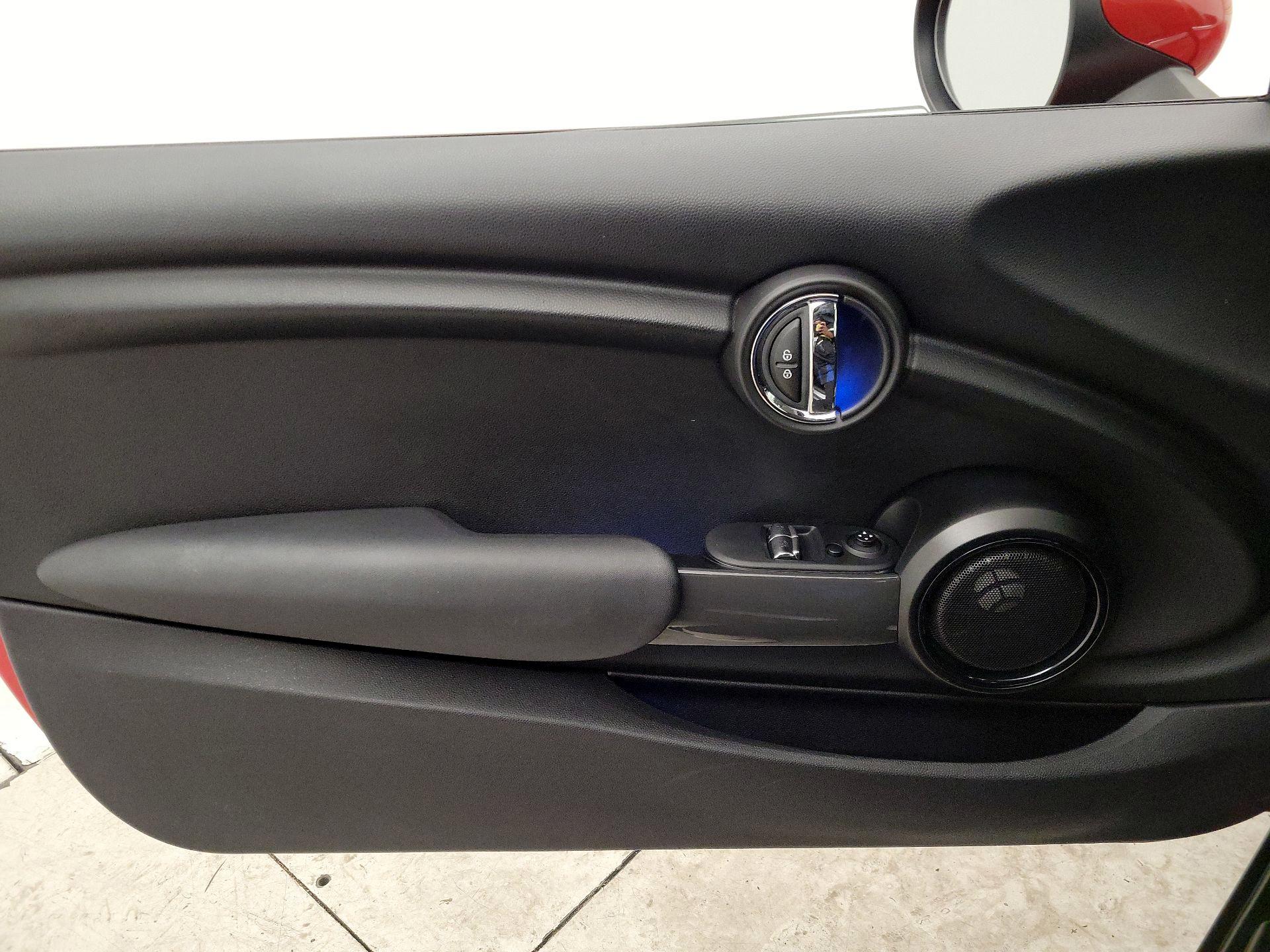 Thumbnail: 2016 MINI Cooper Hardtop - 12