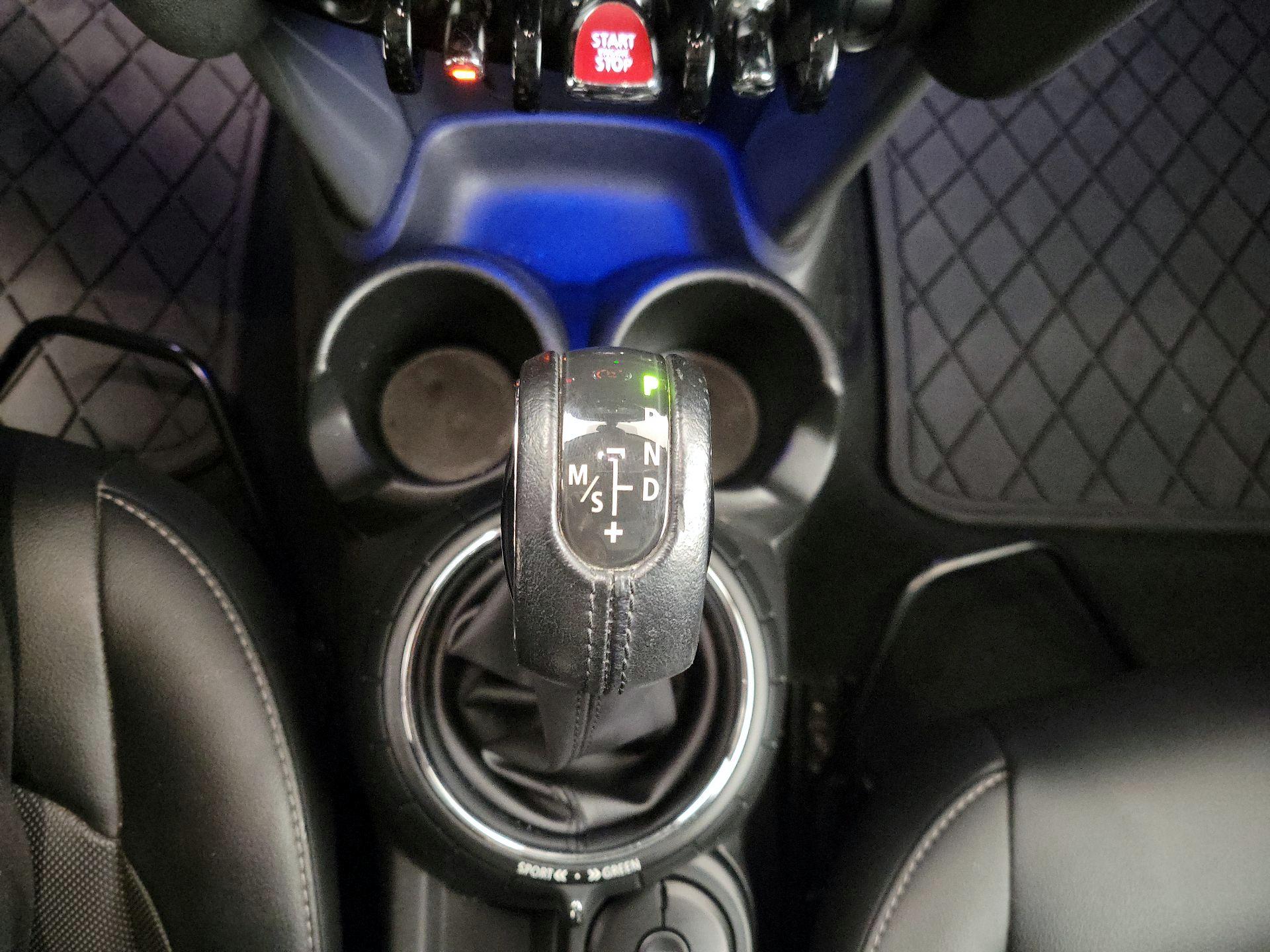 Thumbnail: 2016 MINI Cooper Hardtop - 16