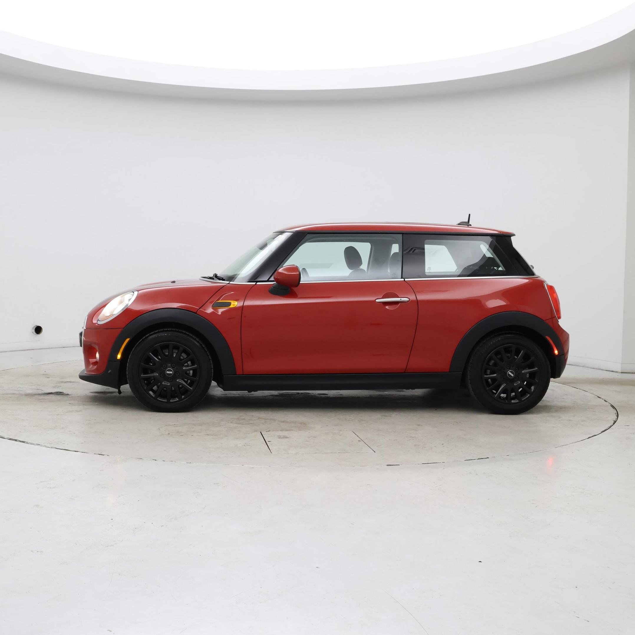 Thumbnail: 2016 MINI Cooper Hardtop - 3
