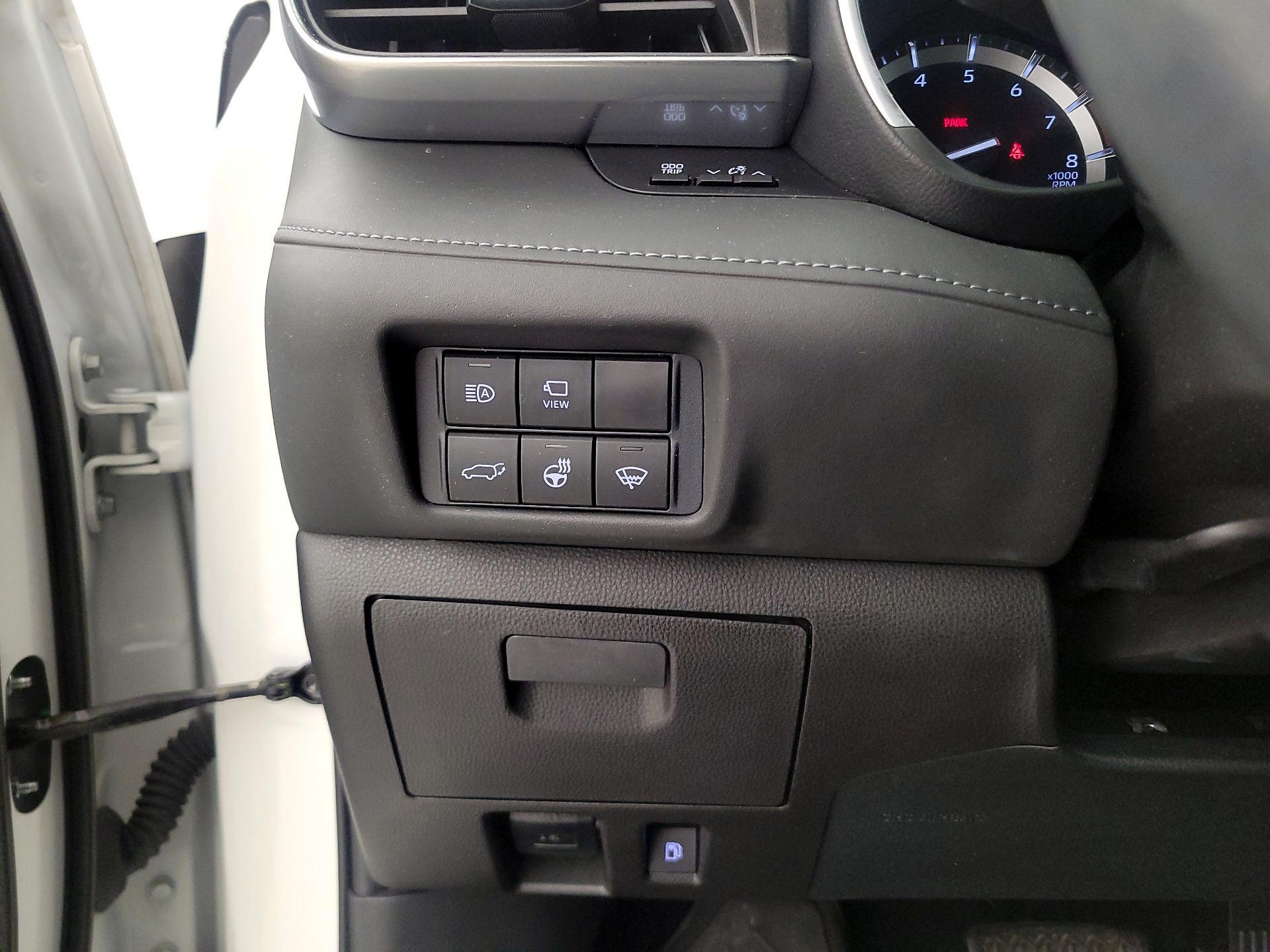 Thumbnail: 2020 Toyota Highlander - 13