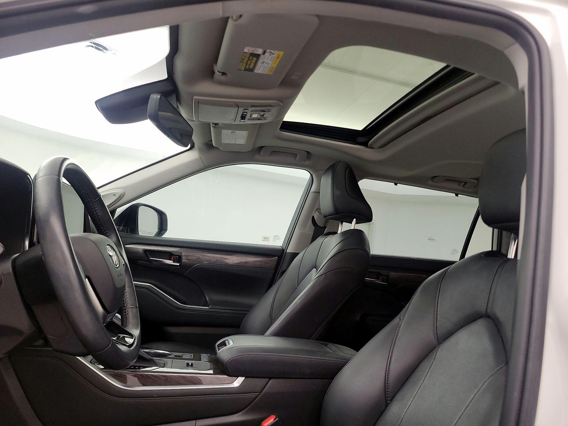 Thumbnail: 2020 Toyota Highlander - 20