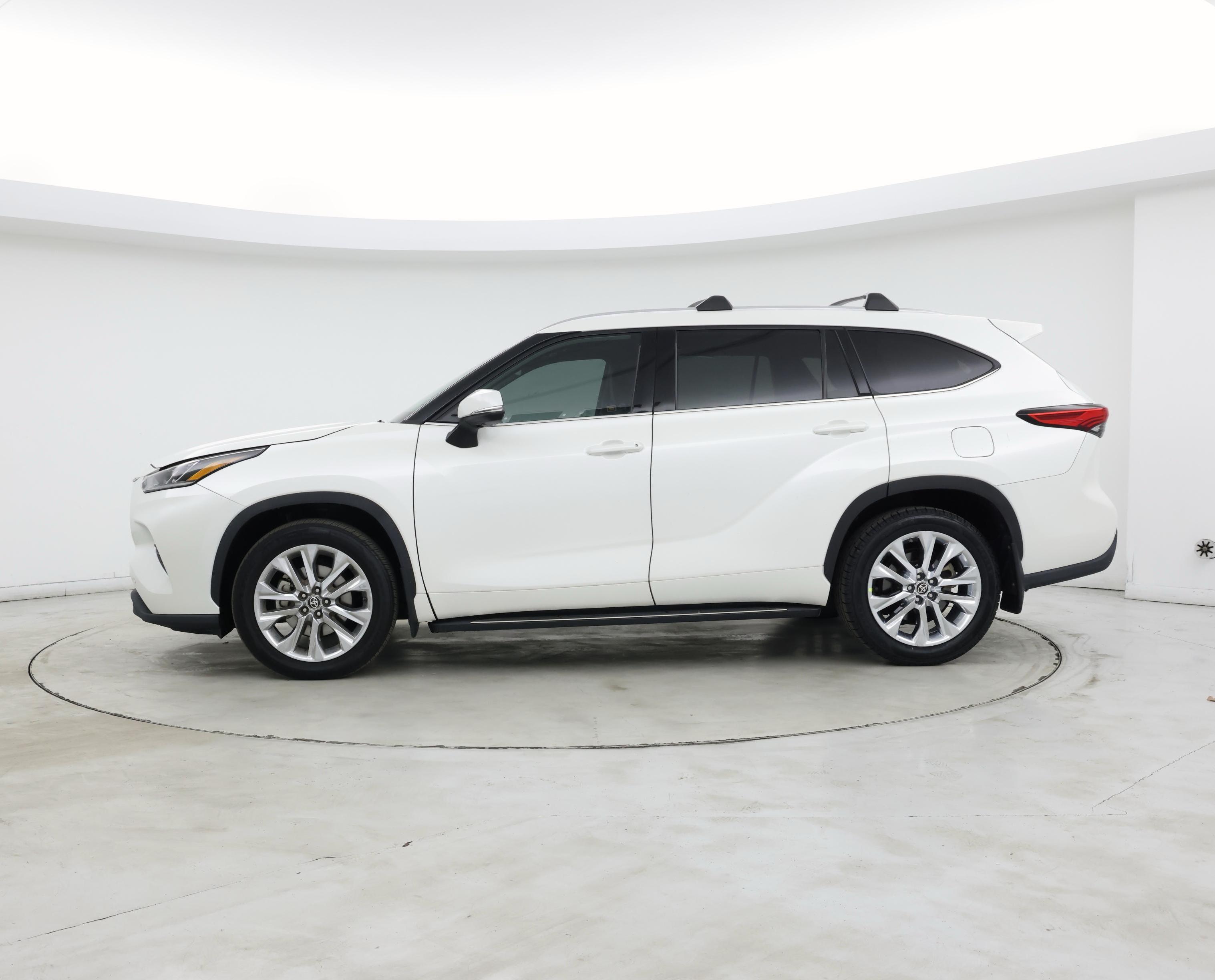 Thumbnail: 2020 Toyota Highlander - 3