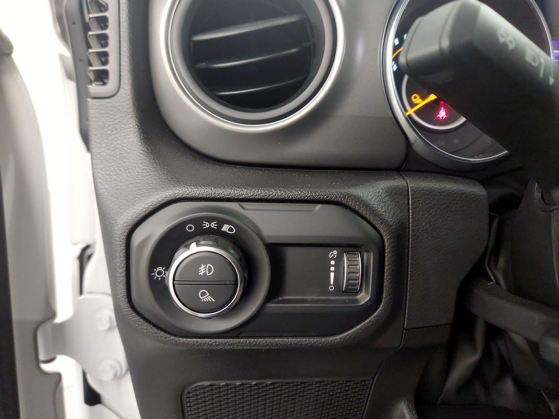 Thumbnail: 2023 Jeep Gladiator - 13