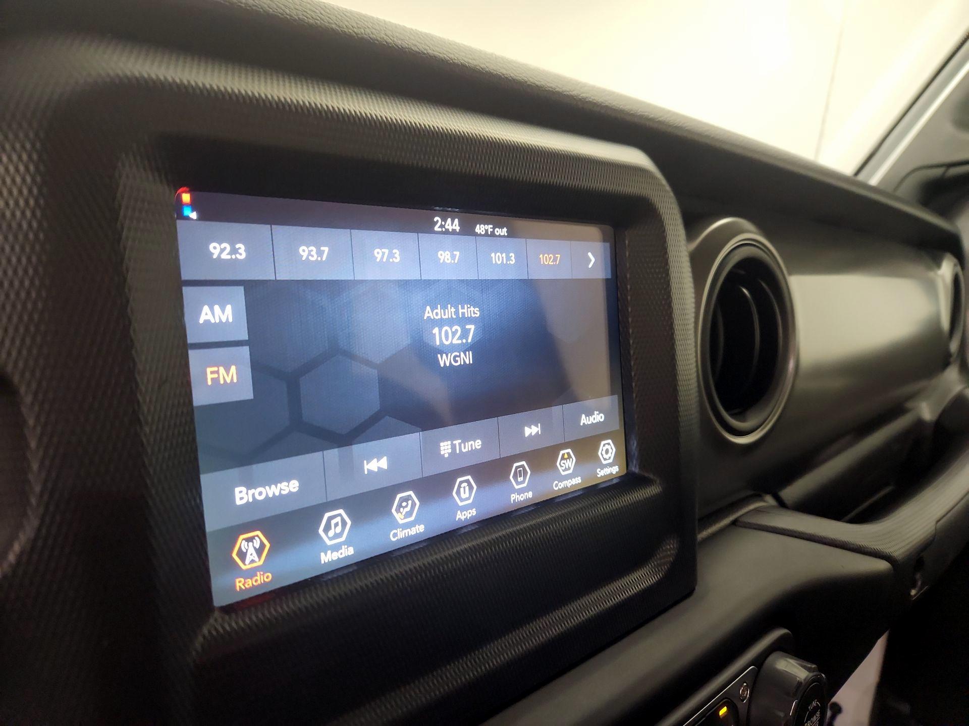 Thumbnail: 2023 Jeep Gladiator - 15