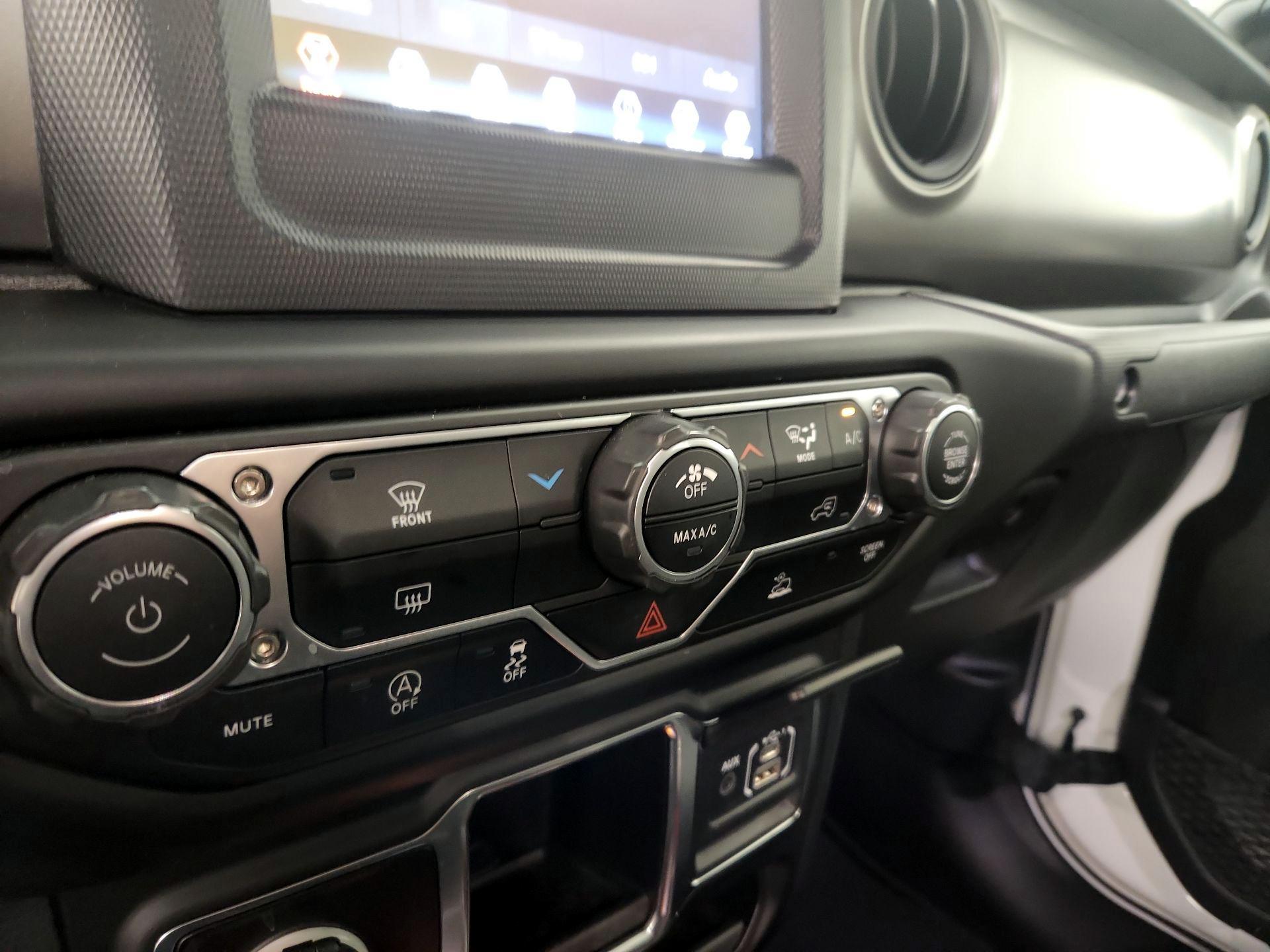 Thumbnail: 2023 Jeep Gladiator - 16