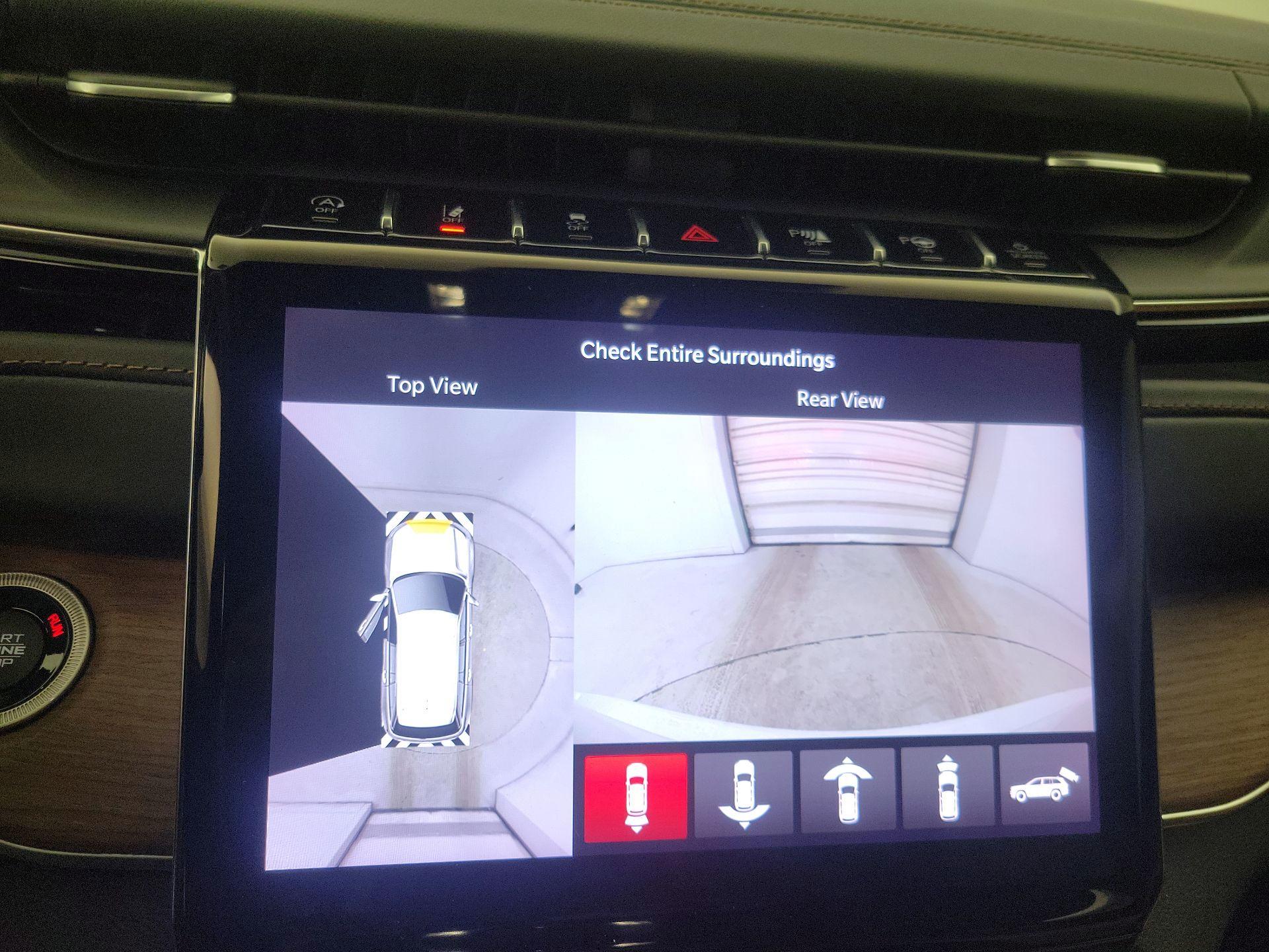 Thumbnail: 2022 Jeep Grand Cherokee - 14