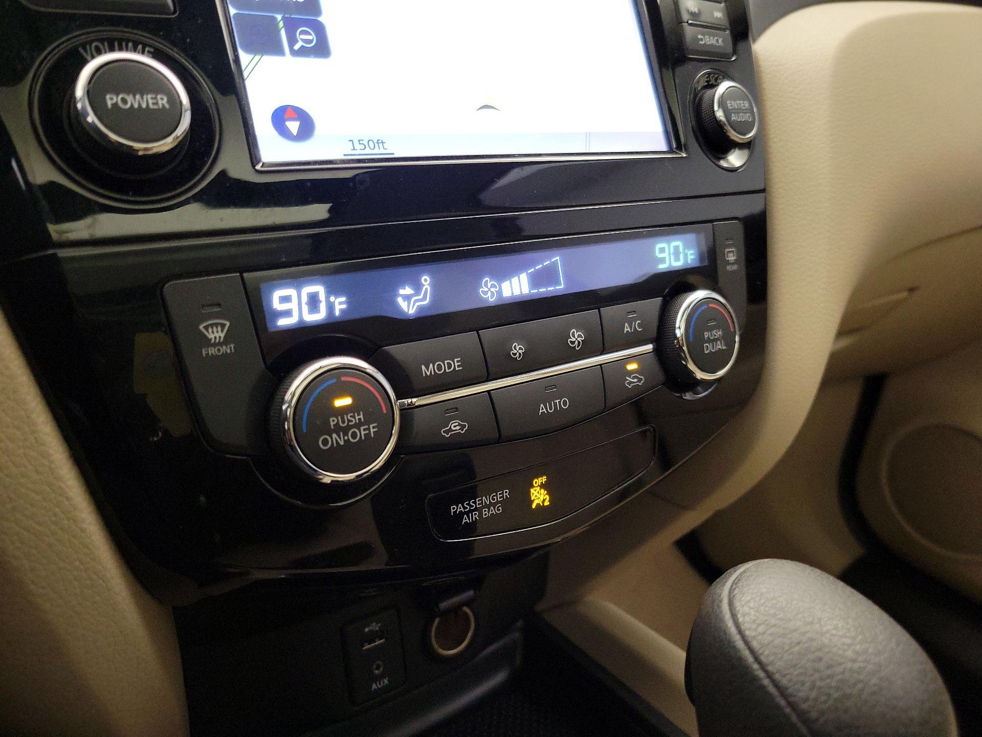 Thumbnail: 2016 Nissan Rogue - 16