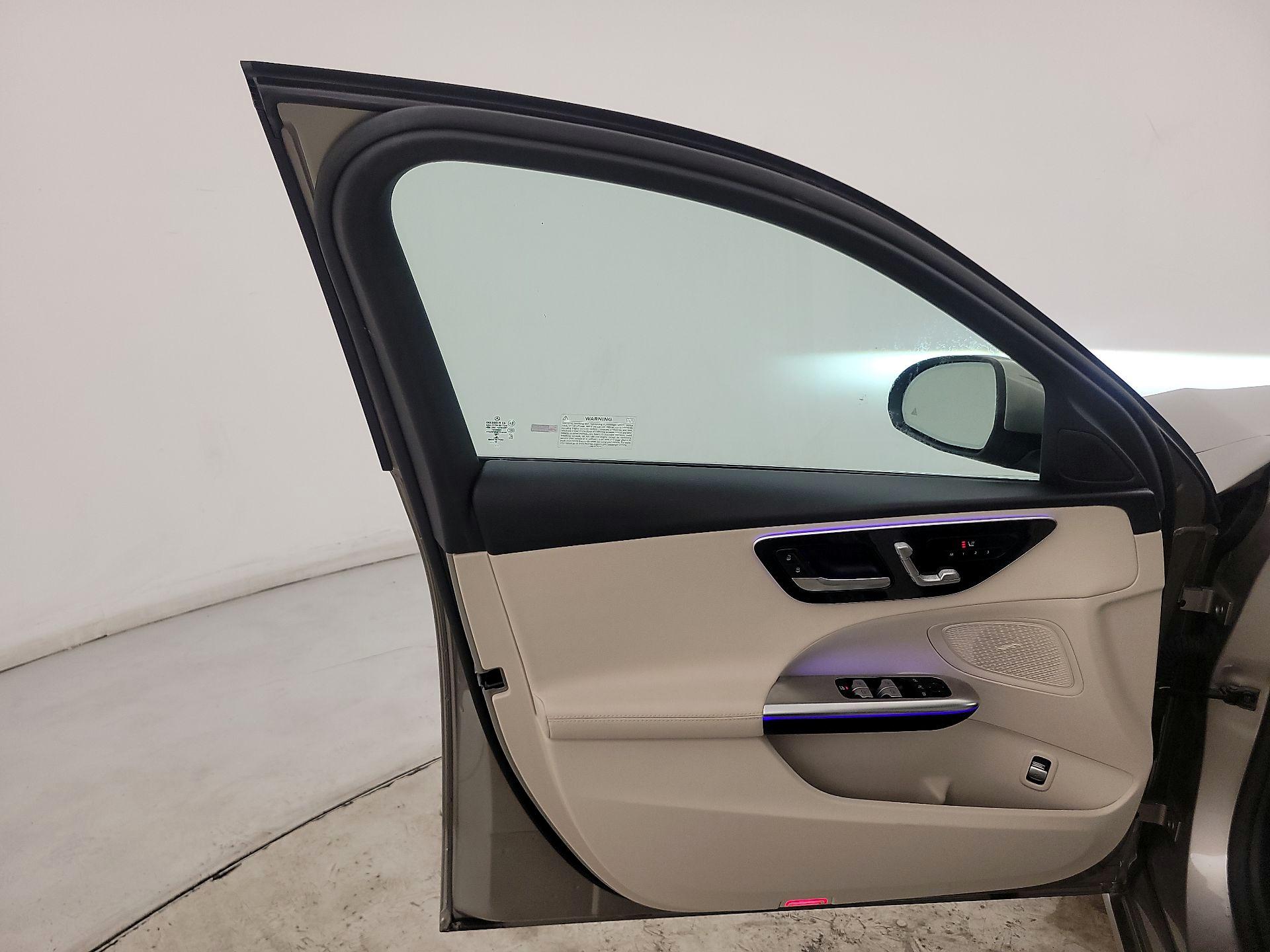 Thumbnail: 2023 Mercedes-Benz C-Class - 12