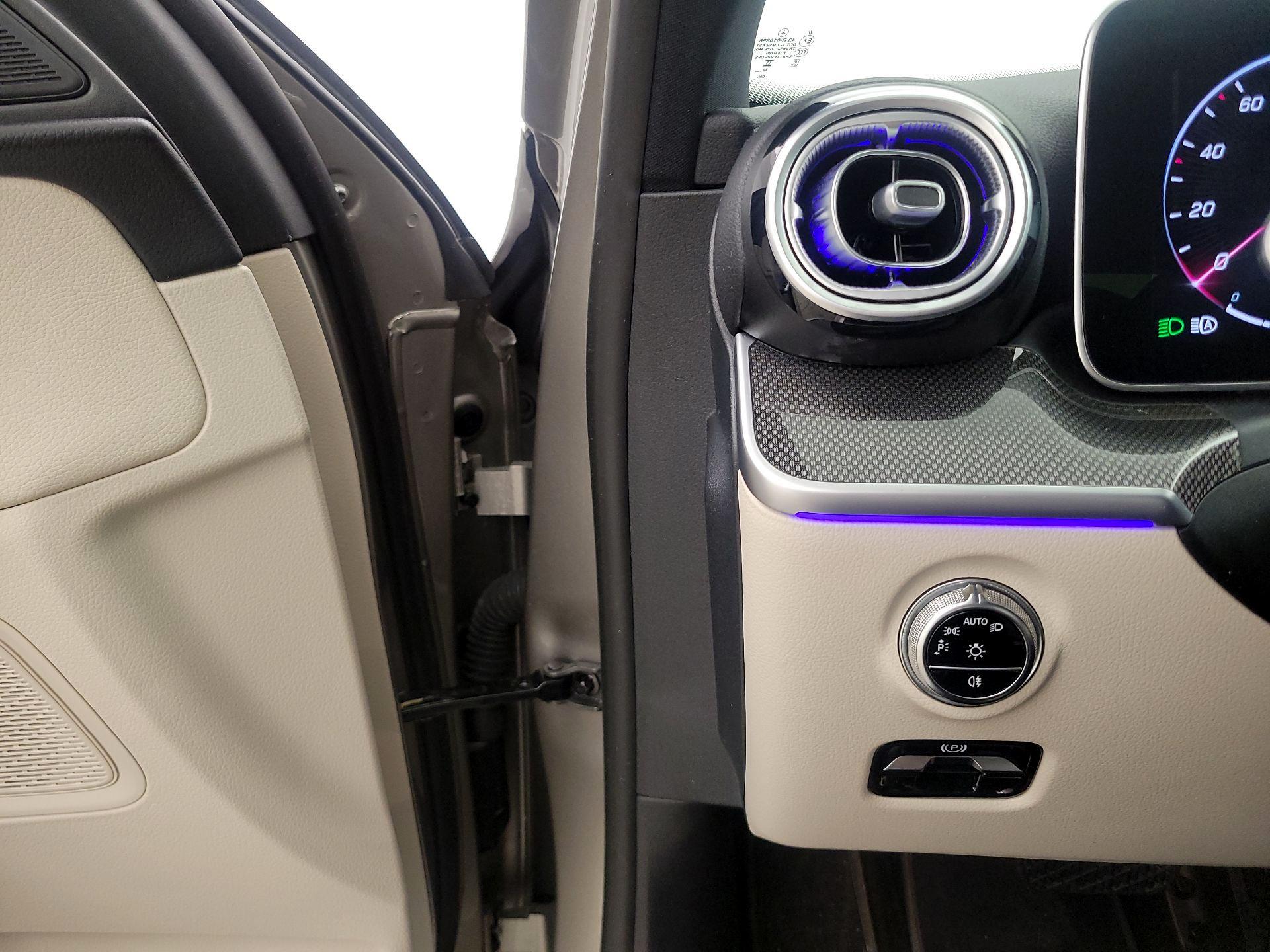 Thumbnail: 2023 Mercedes-Benz C-Class - 13