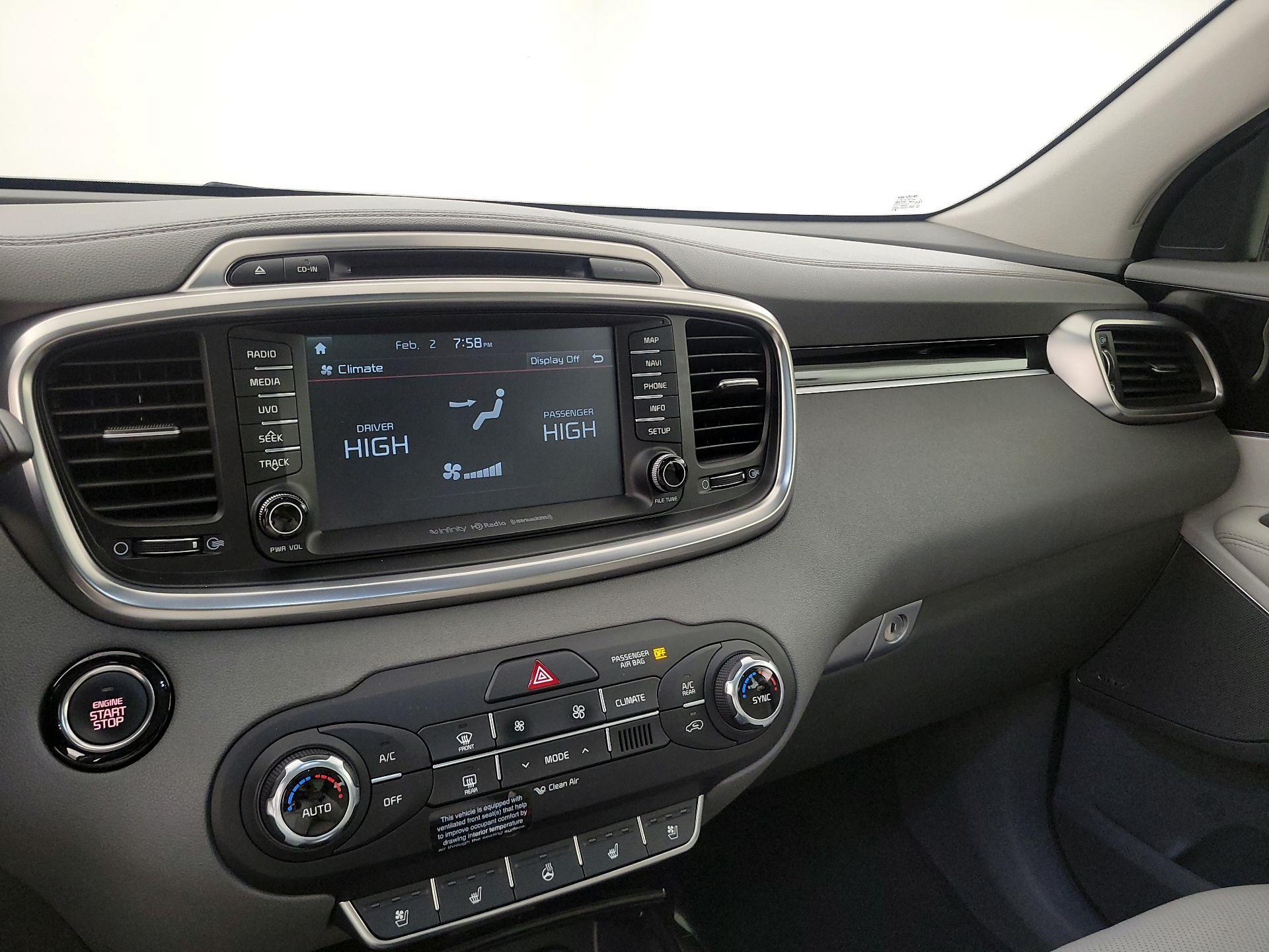 Thumbnail: 2018 Kia Sorento - 17