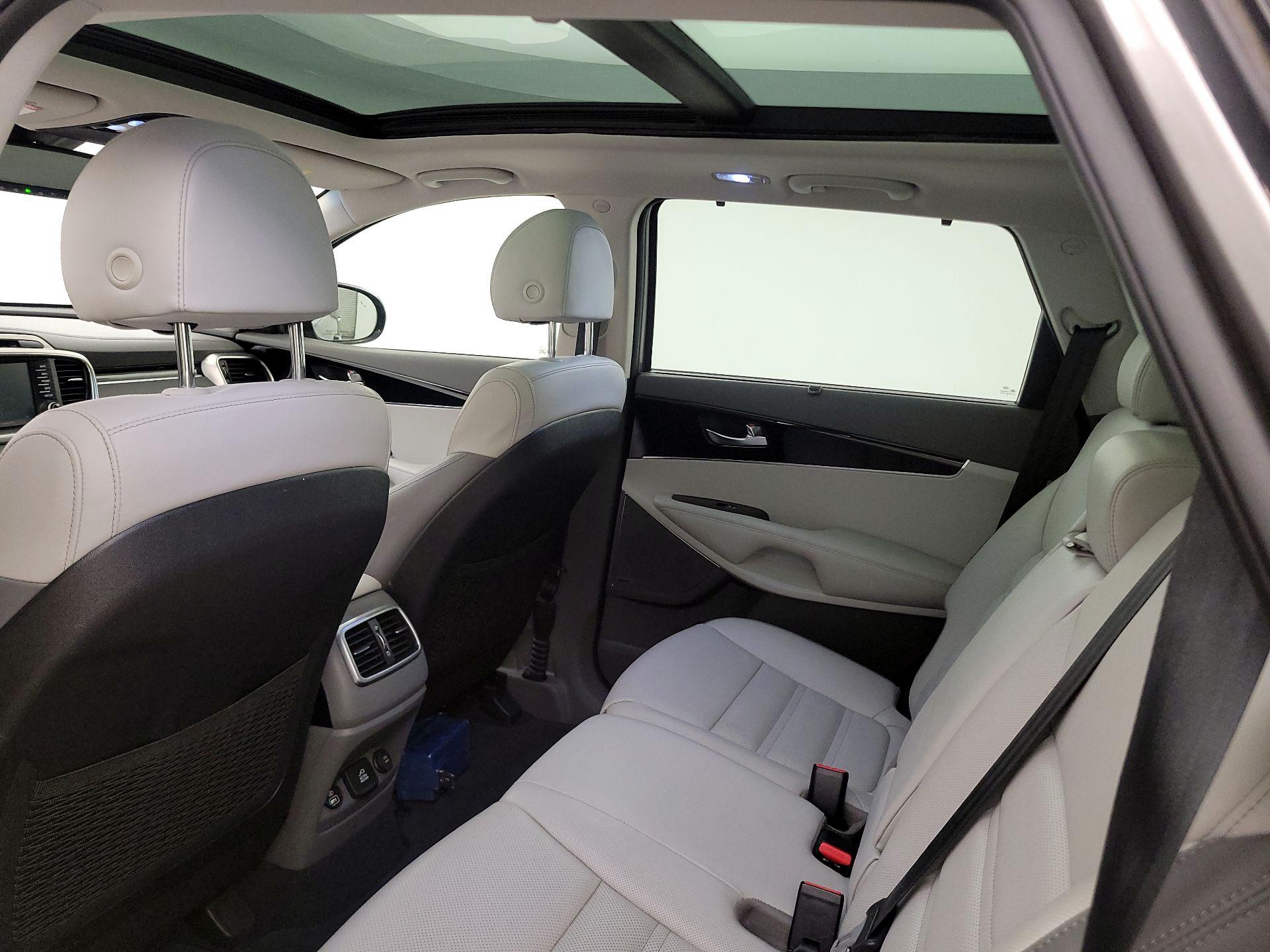 Thumbnail: 2018 Kia Sorento - 20