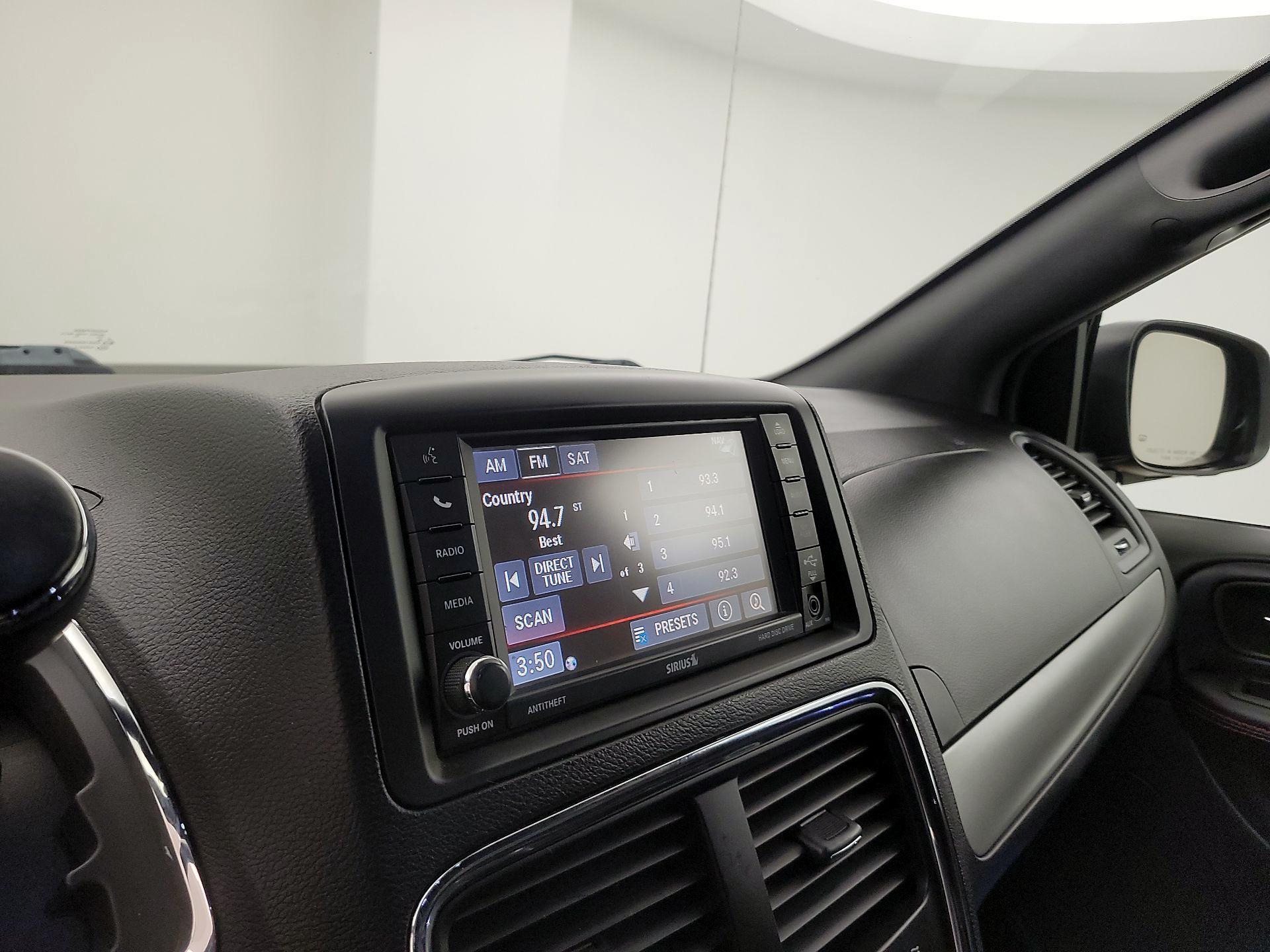 Thumbnail: 2019 Dodge Grand Caravan - 16