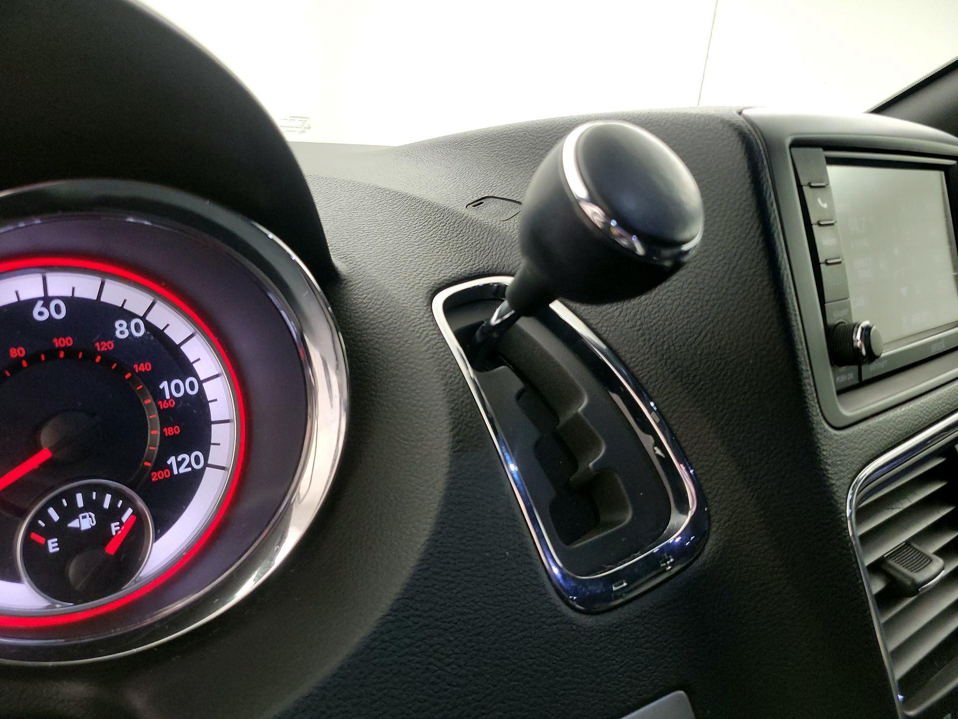 Thumbnail: 2019 Dodge Grand Caravan - 18