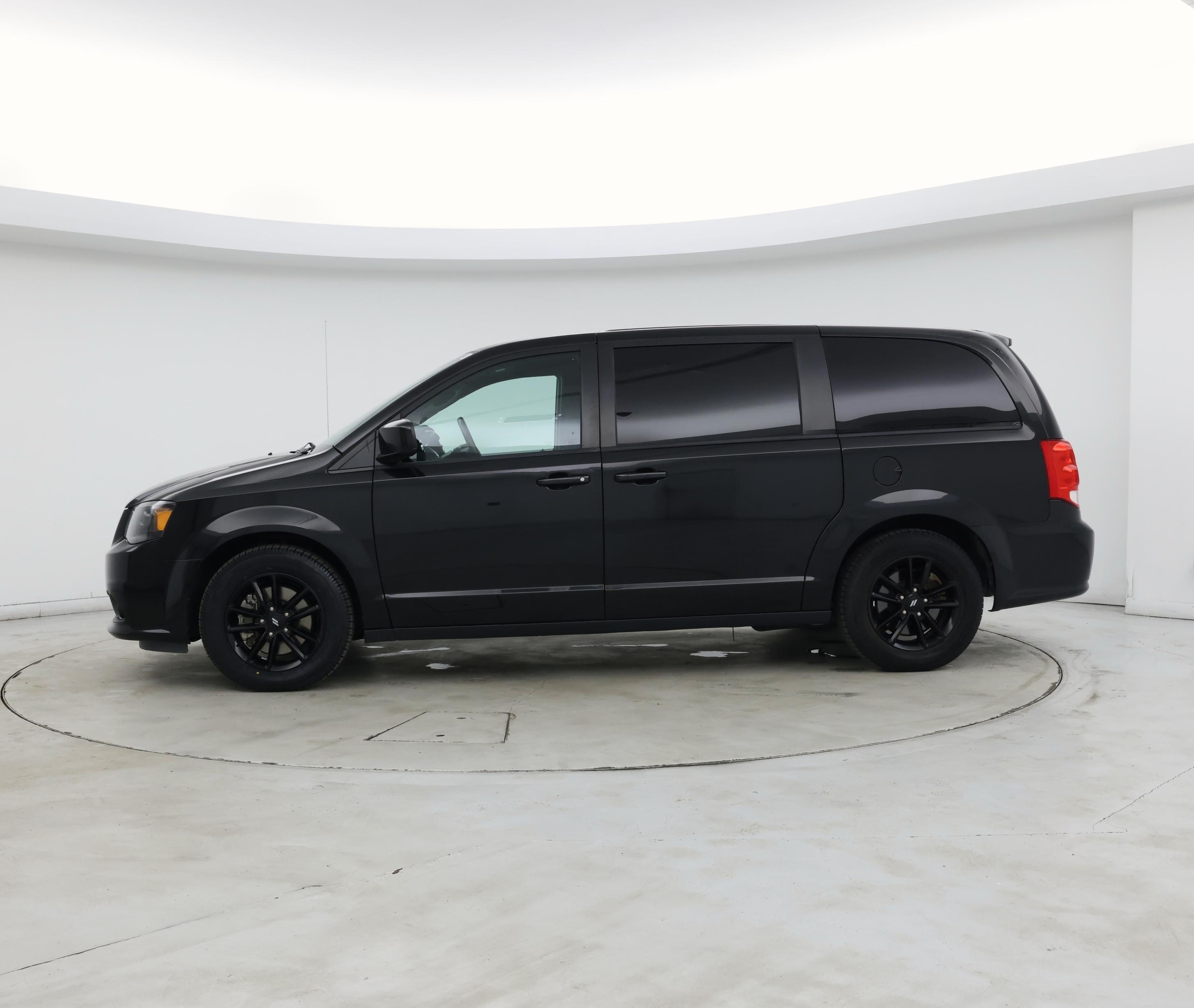 Thumbnail: 2019 Dodge Grand Caravan - 3