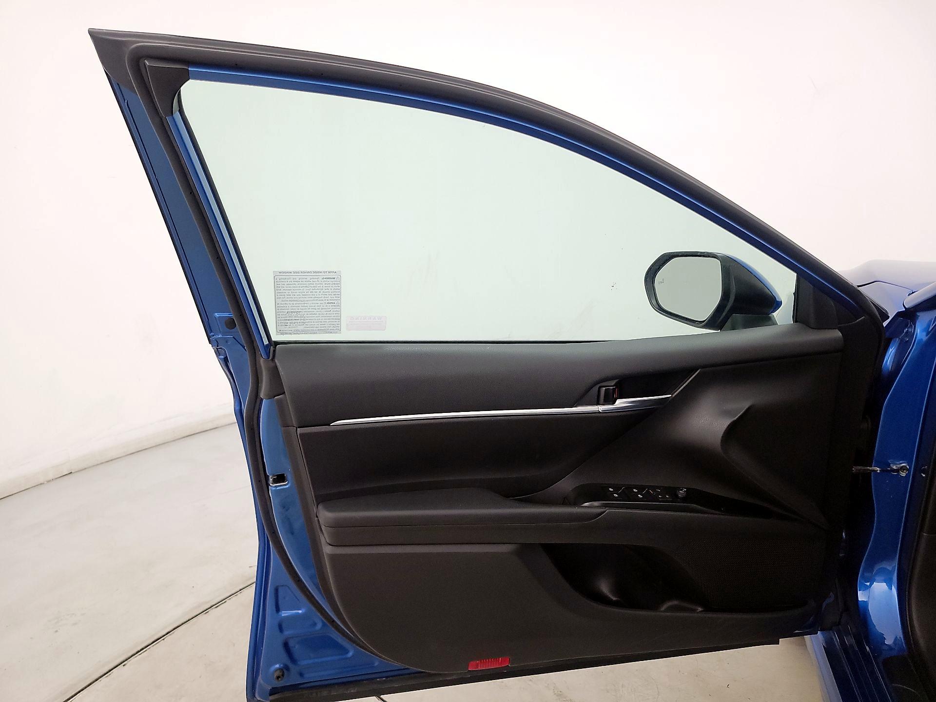 Thumbnail: 2020 Toyota Camry - 12