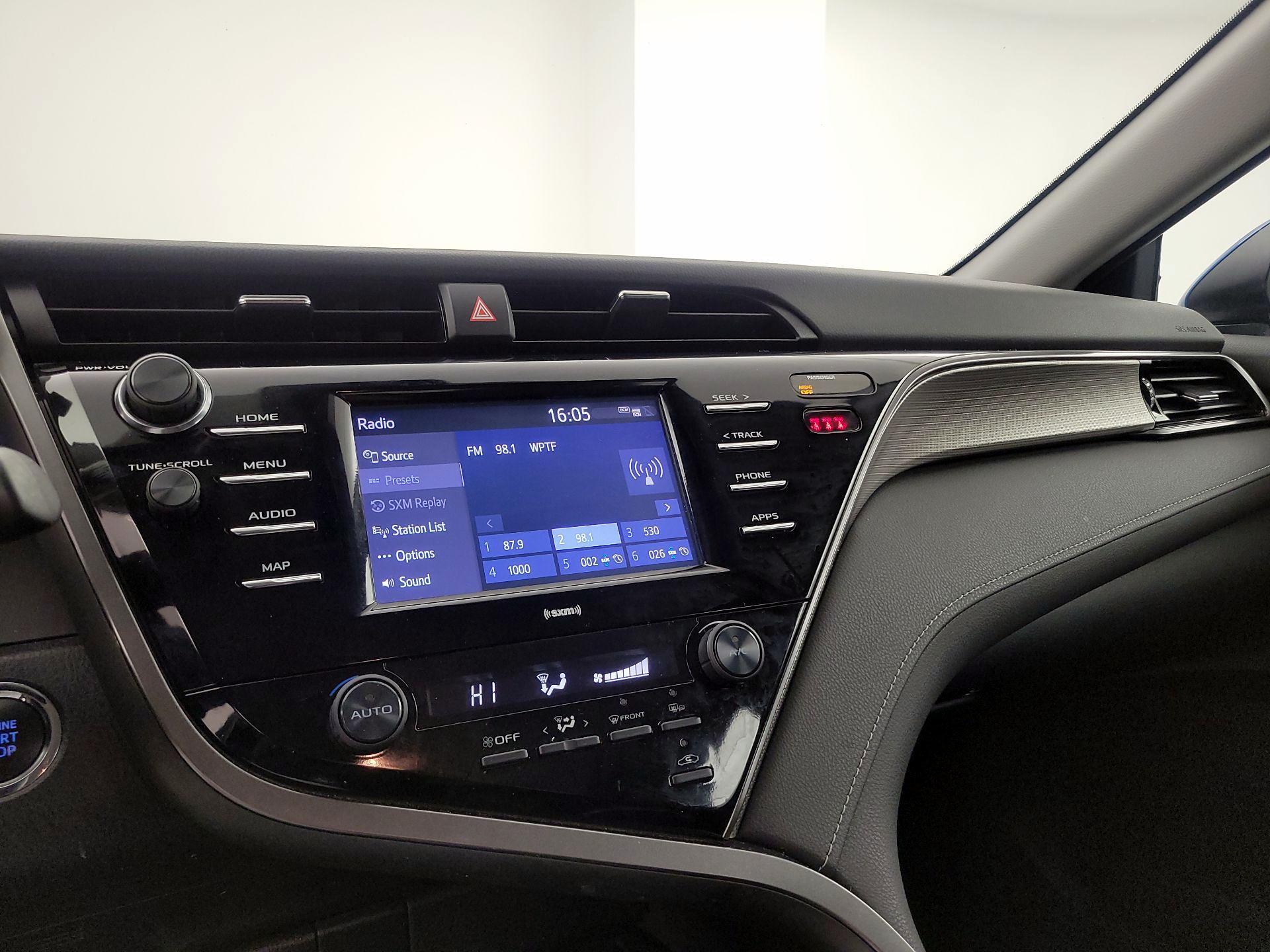 Thumbnail: 2020 Toyota Camry - 15