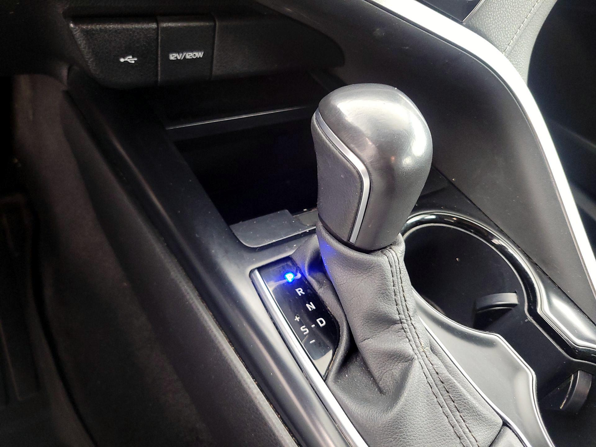 Thumbnail: 2020 Toyota Camry - 17