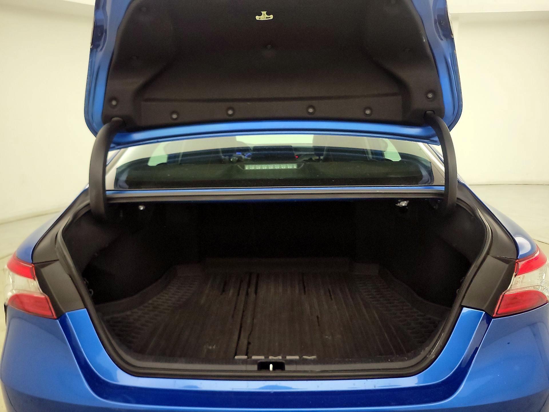 Thumbnail: 2020 Toyota Camry - 20