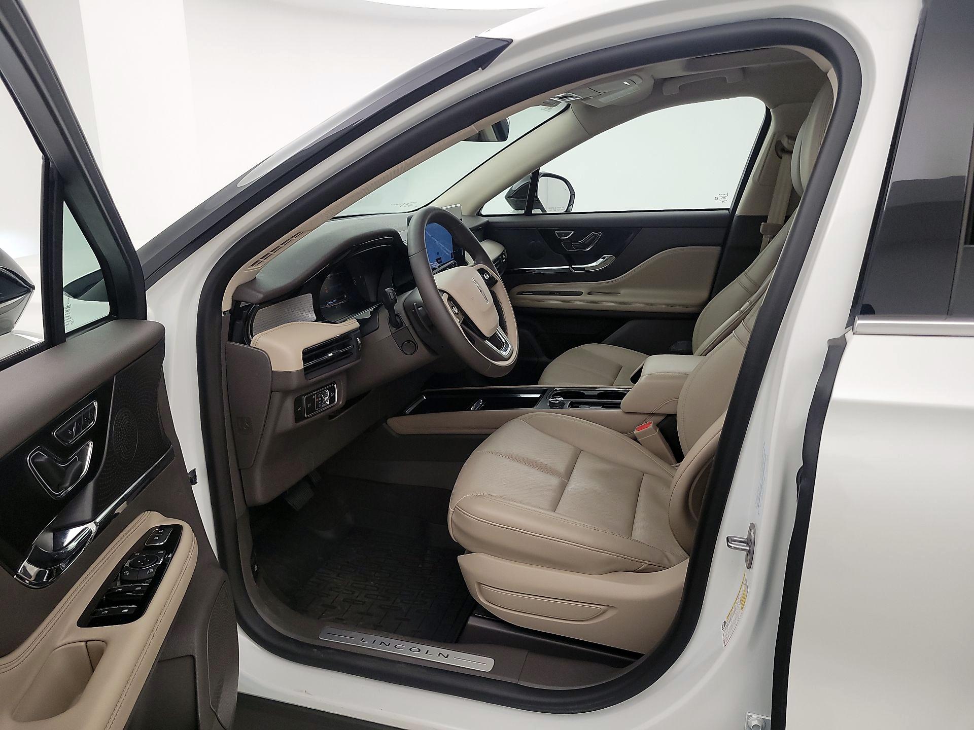 Thumbnail: 2024 Lincoln Corsair - 11