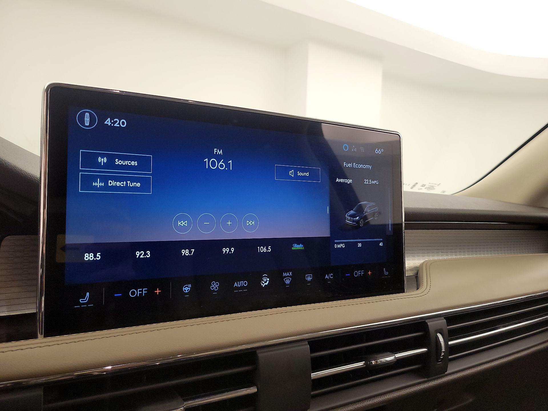 Thumbnail: 2024 Lincoln Corsair - 16