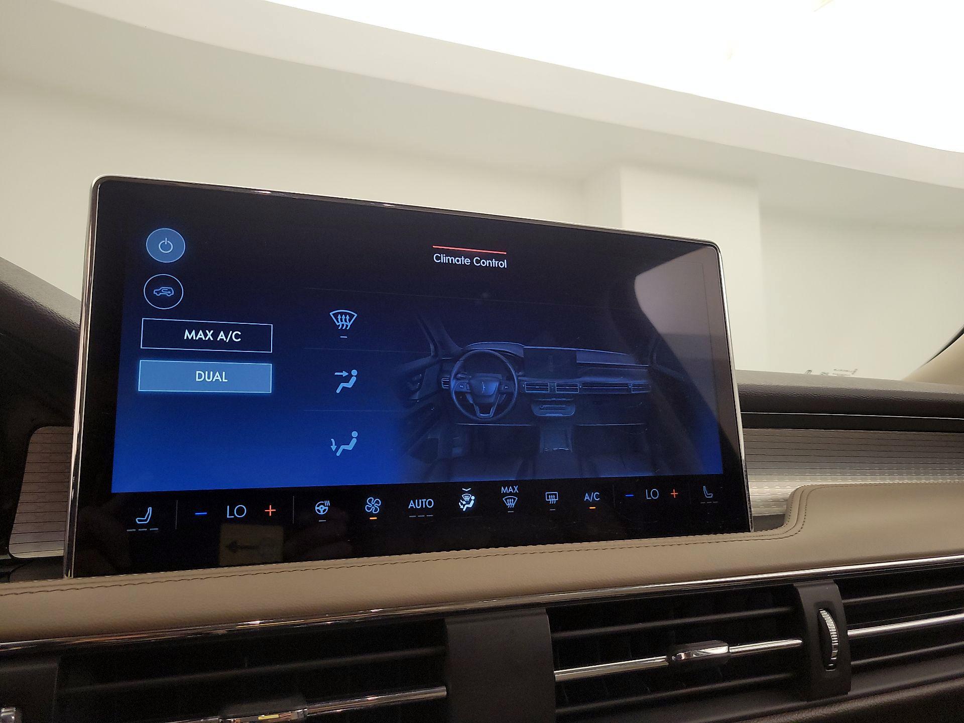 Thumbnail: 2024 Lincoln Corsair - 17