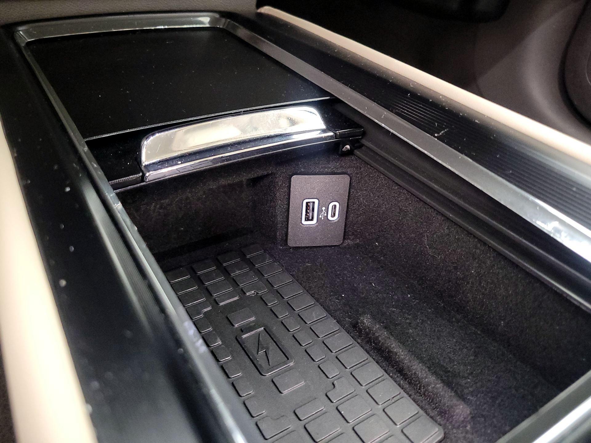 Thumbnail: 2024 Lincoln Corsair - 19