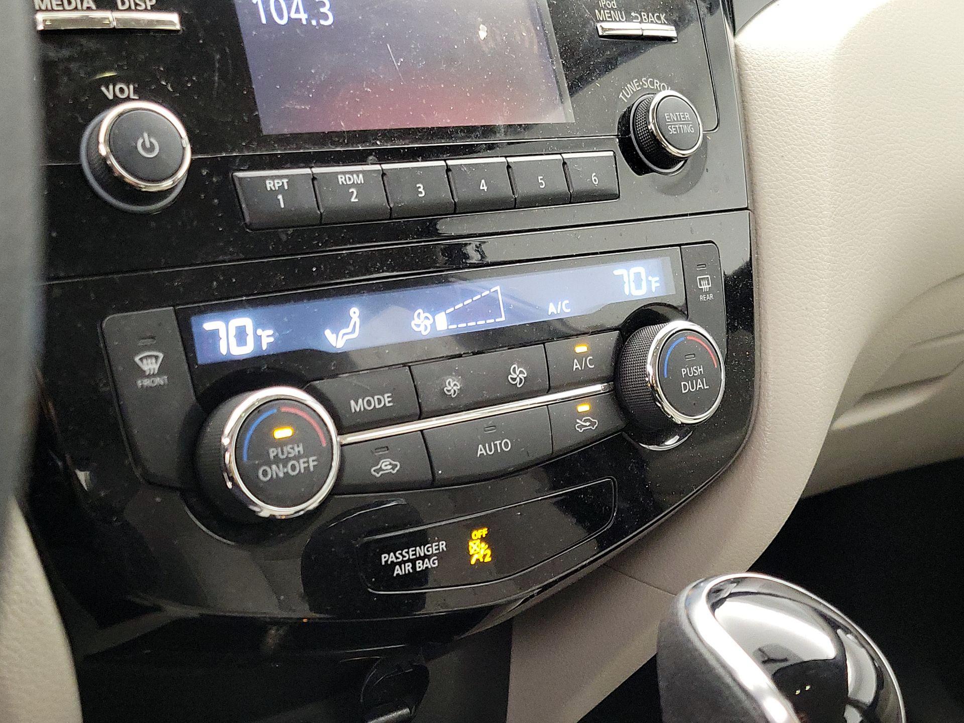 Thumbnail: 2018 Nissan Rogue Sport - 14