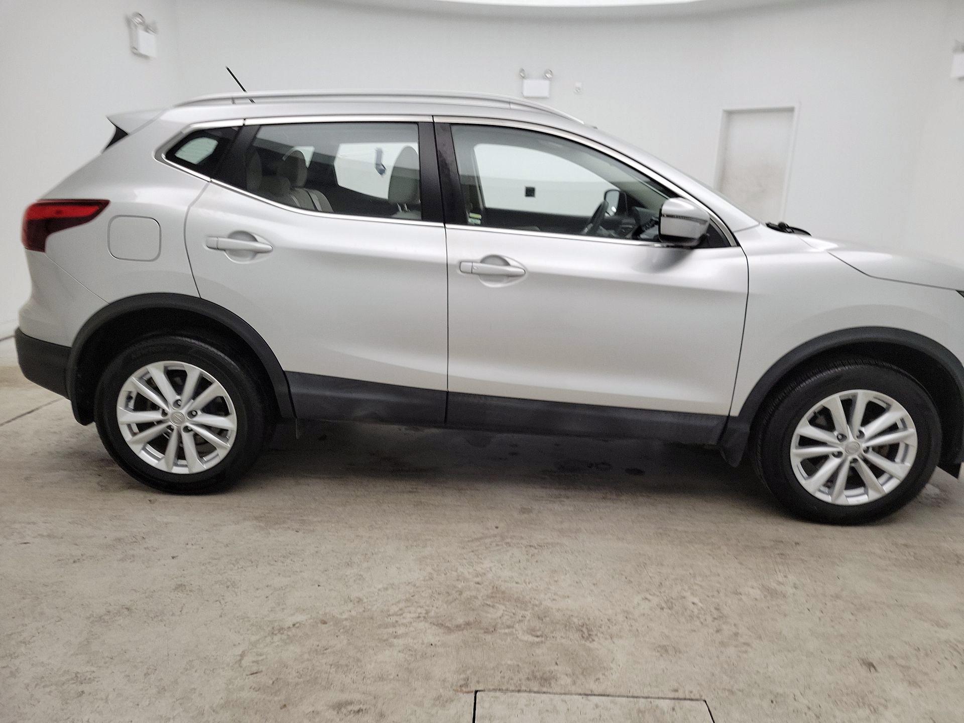 Thumbnail: 2018 Nissan Rogue Sport - 4