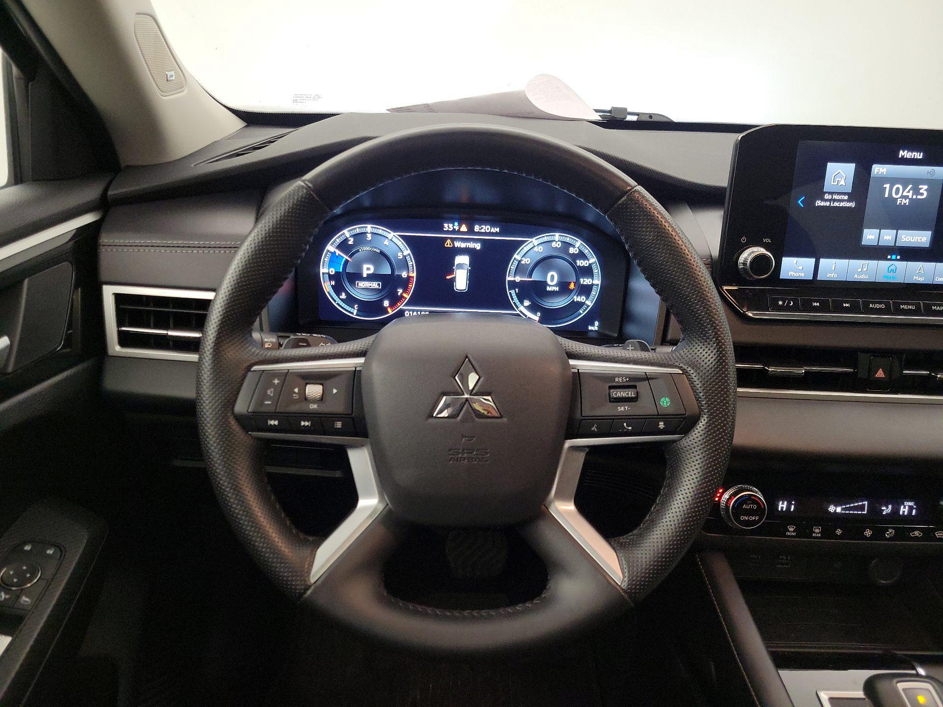 Thumbnail: 2024 Mitsubishi Outlander - 10