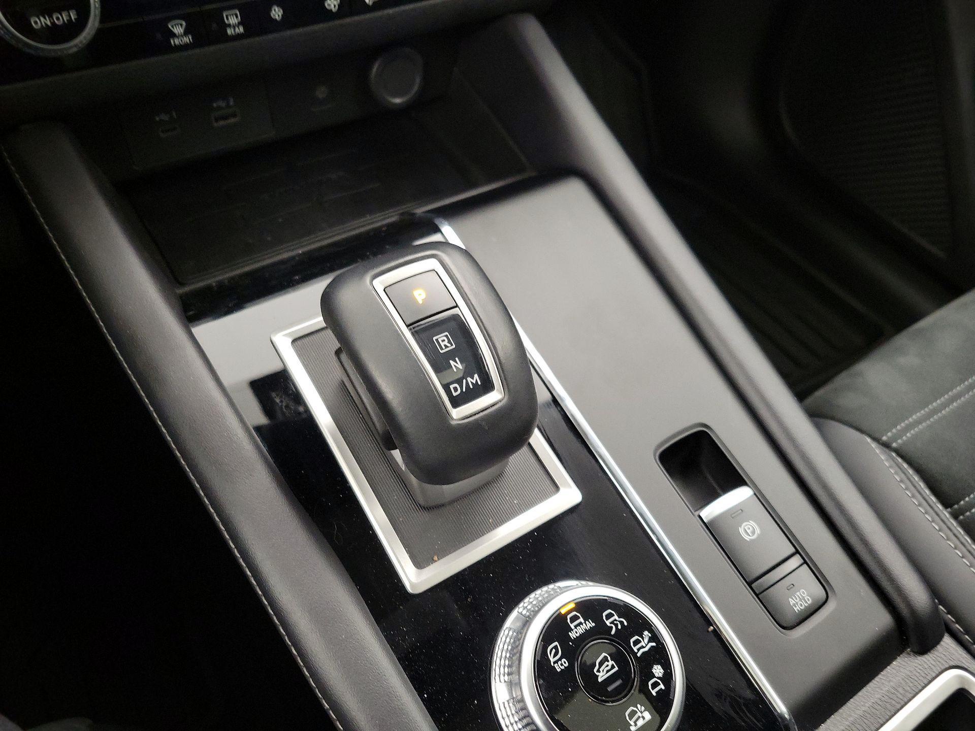 Thumbnail: 2024 Mitsubishi Outlander - 17