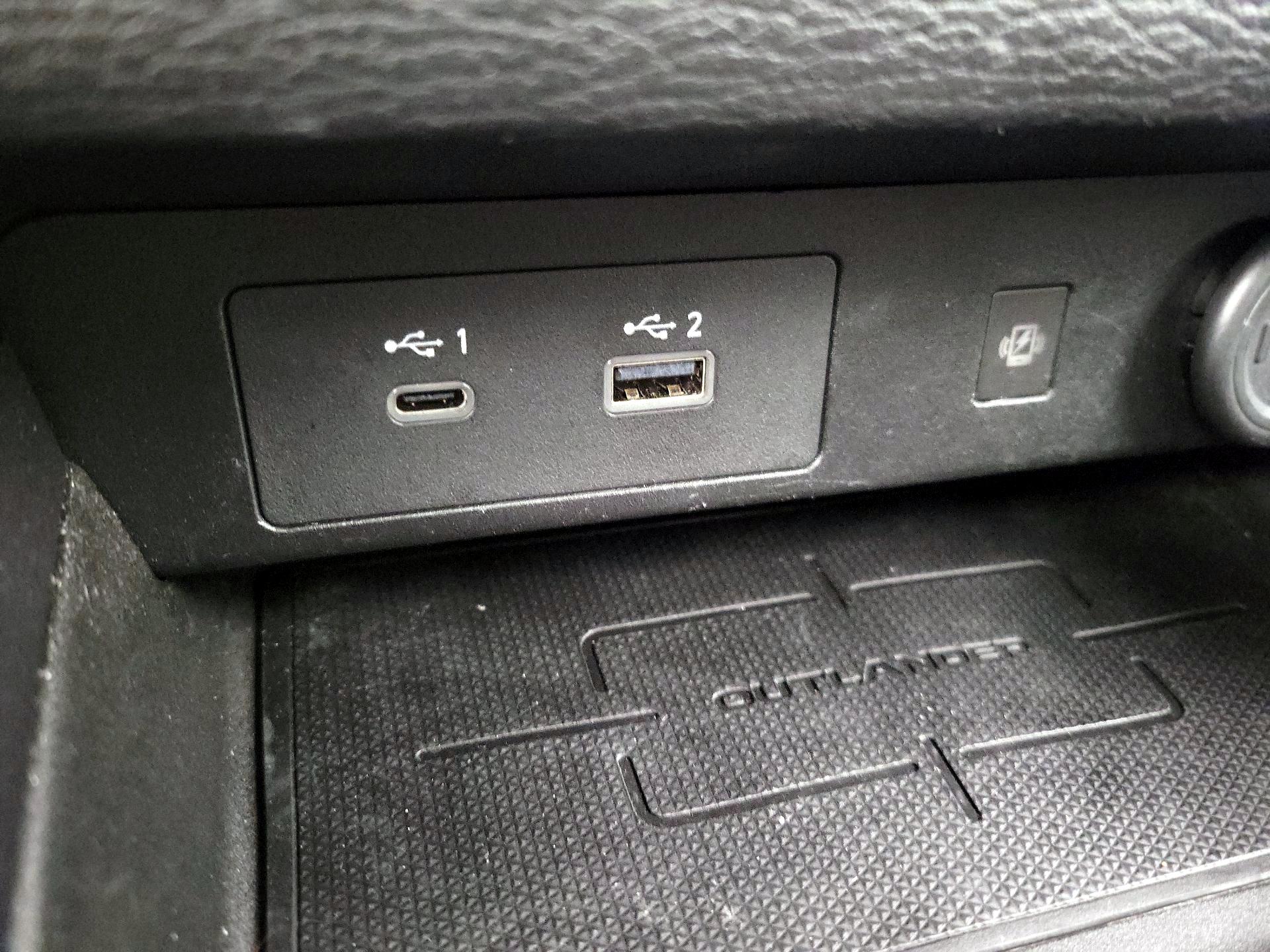 Thumbnail: 2024 Mitsubishi Outlander - 18