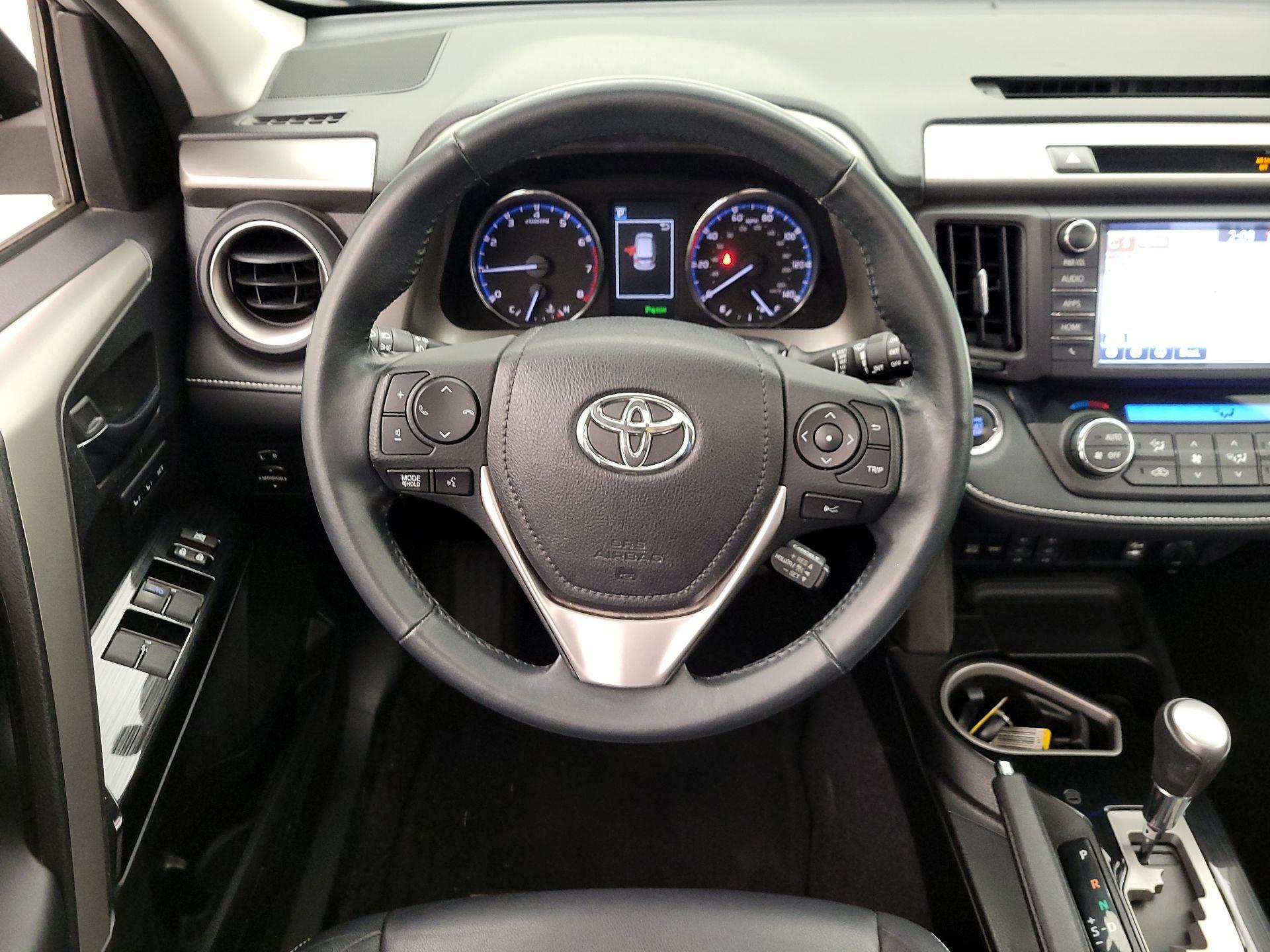 Thumbnail: 2016 Toyota RAV4 - 10