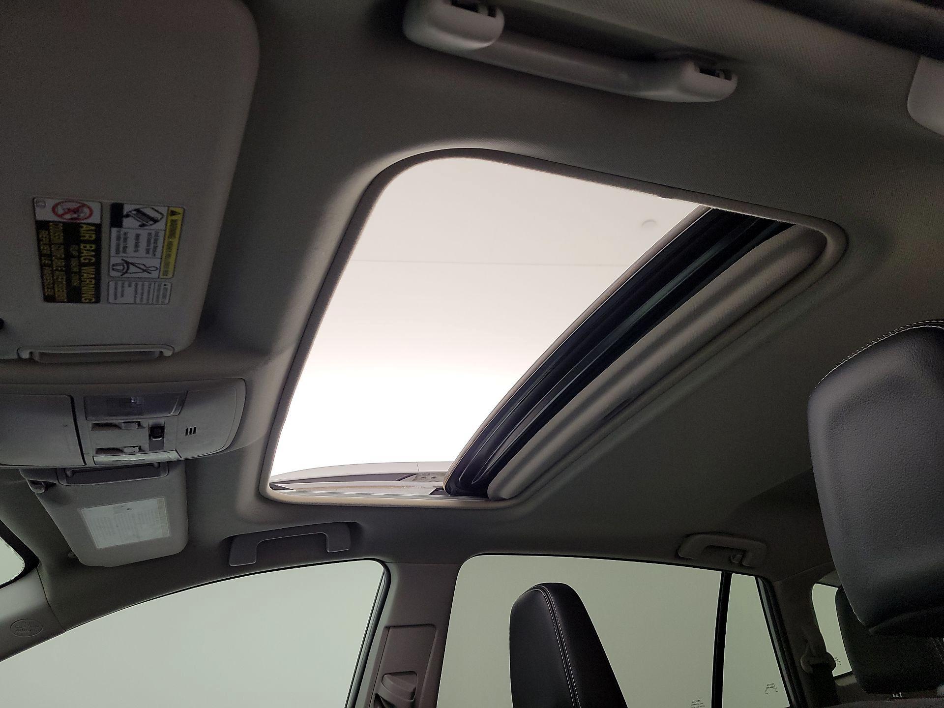 Thumbnail: 2016 Toyota RAV4 - 20