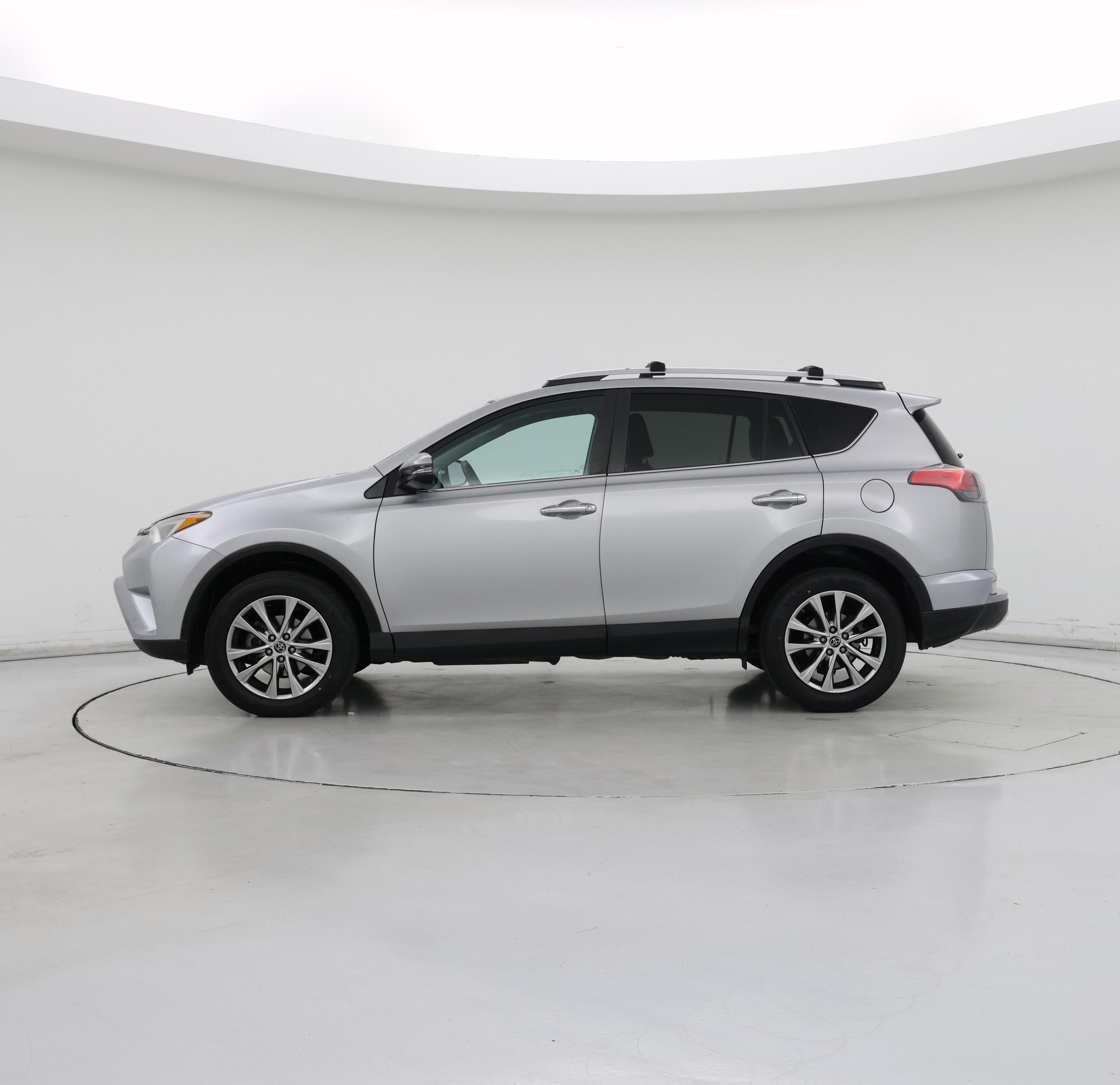 Thumbnail: 2016 Toyota RAV4 - 3