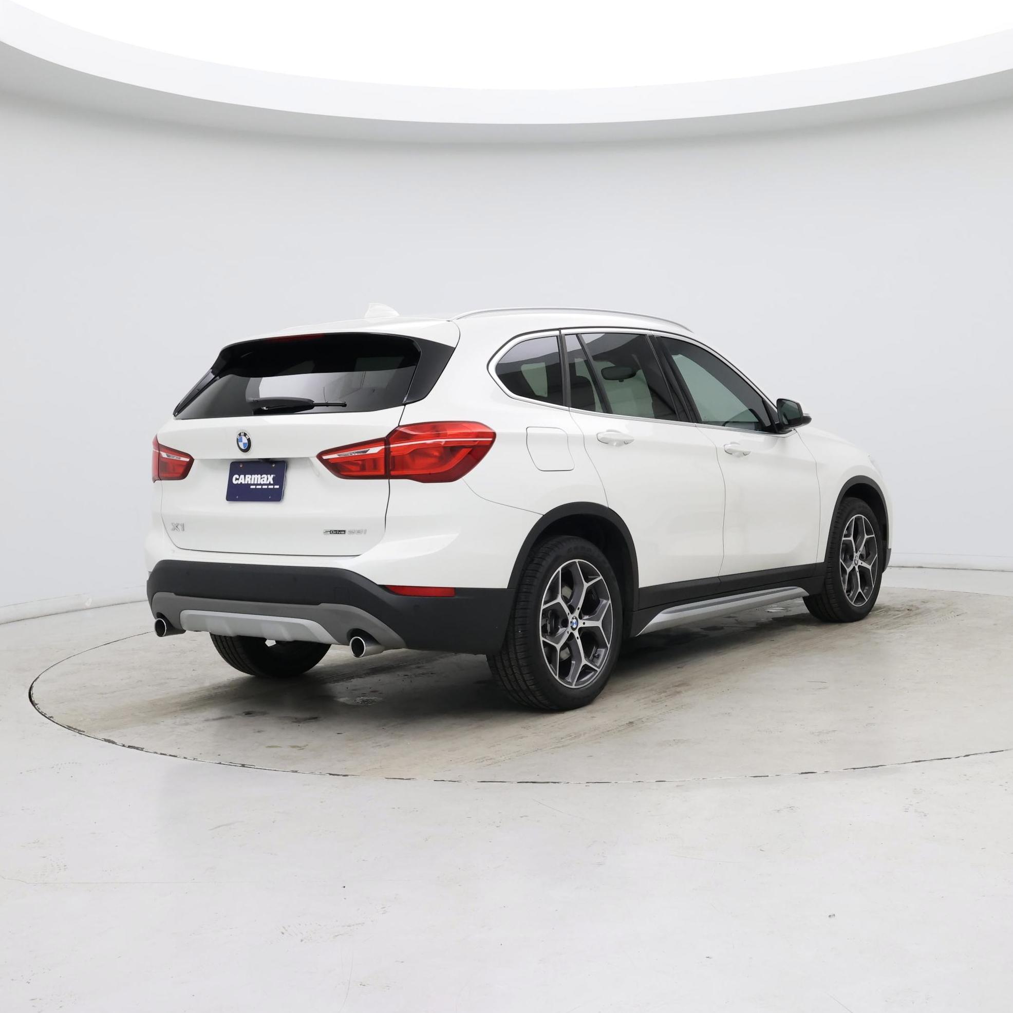Thumbnail: 2019 BMW X1 - 8