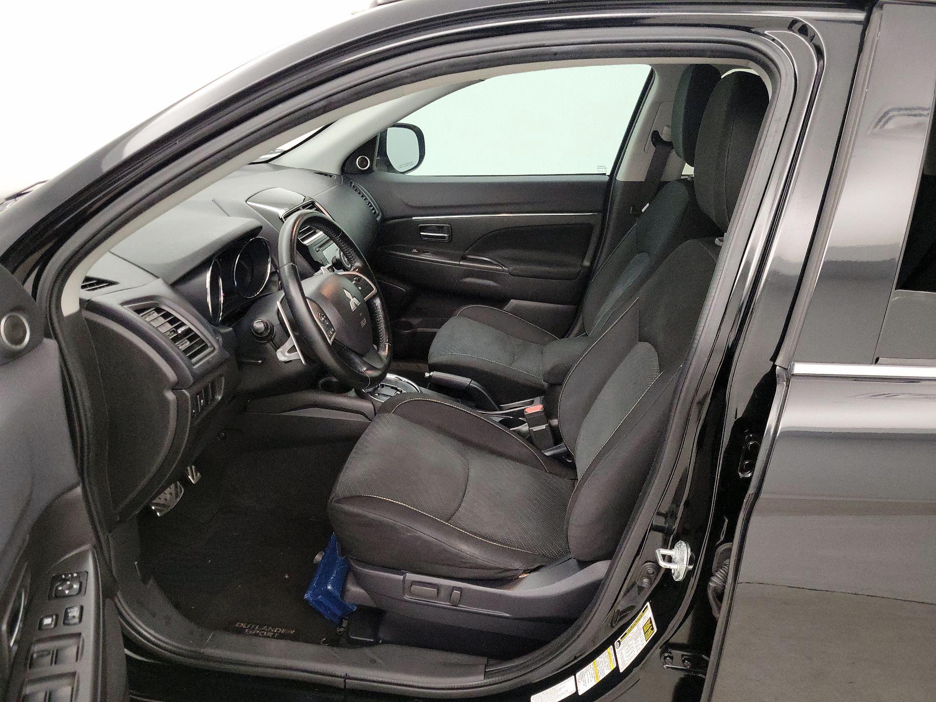 Thumbnail: 2015 Mitsubishi Outlander Sport - 11