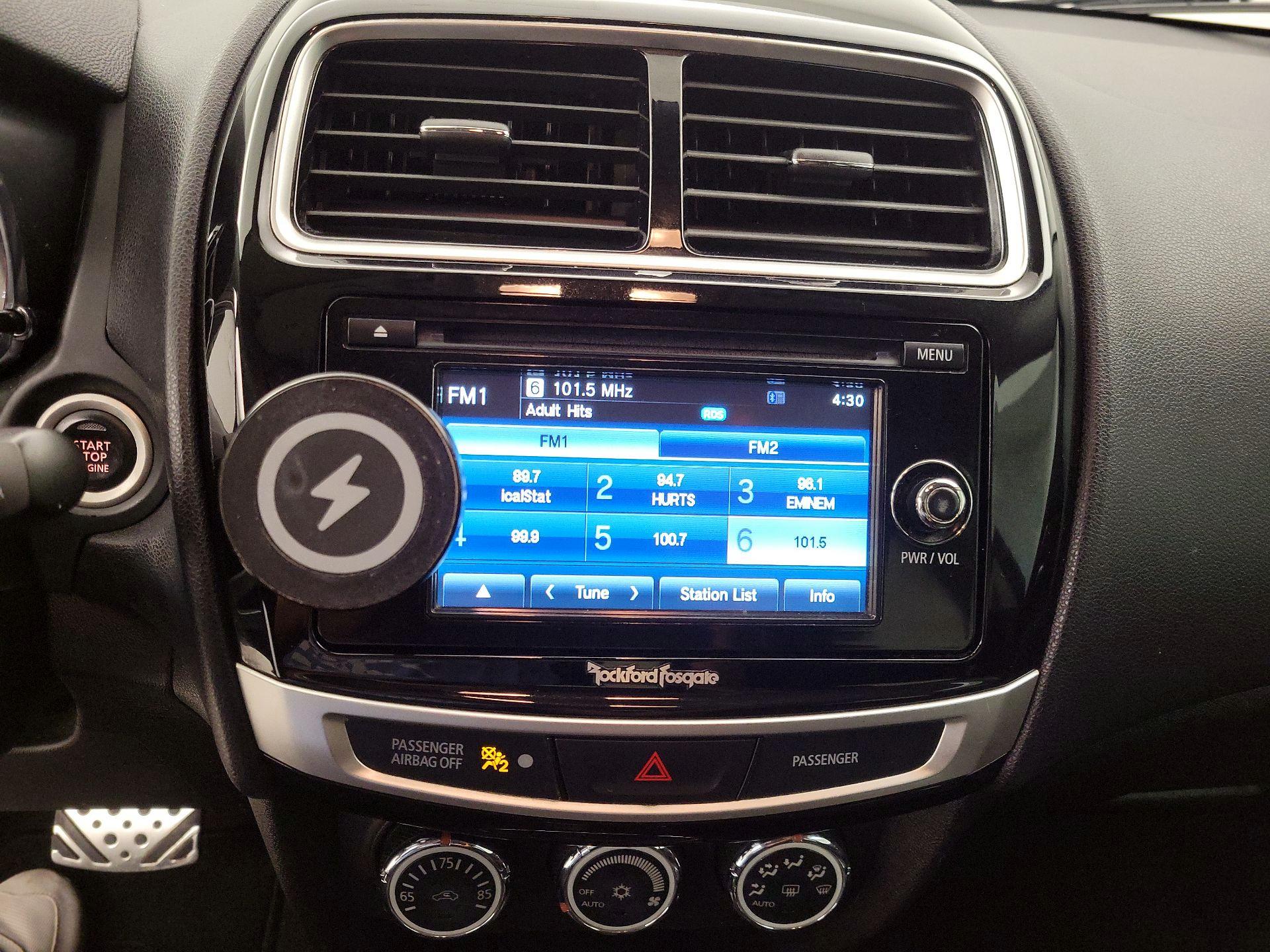 Thumbnail: 2015 Mitsubishi Outlander Sport - 14