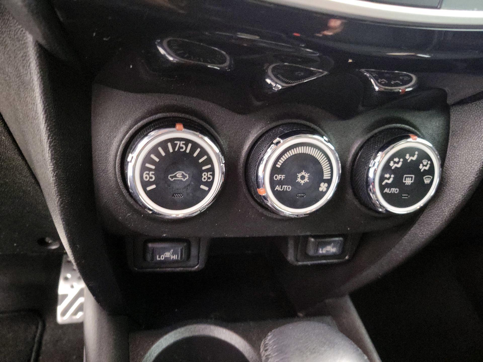 Thumbnail: 2015 Mitsubishi Outlander Sport - 15