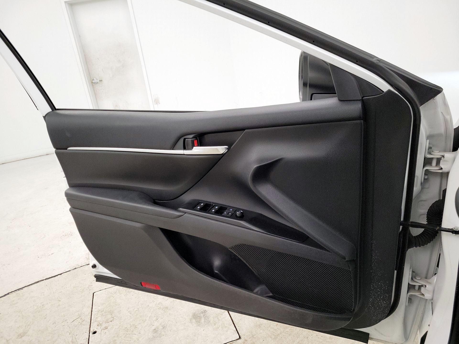 Thumbnail: 2020 Toyota Camry - 12