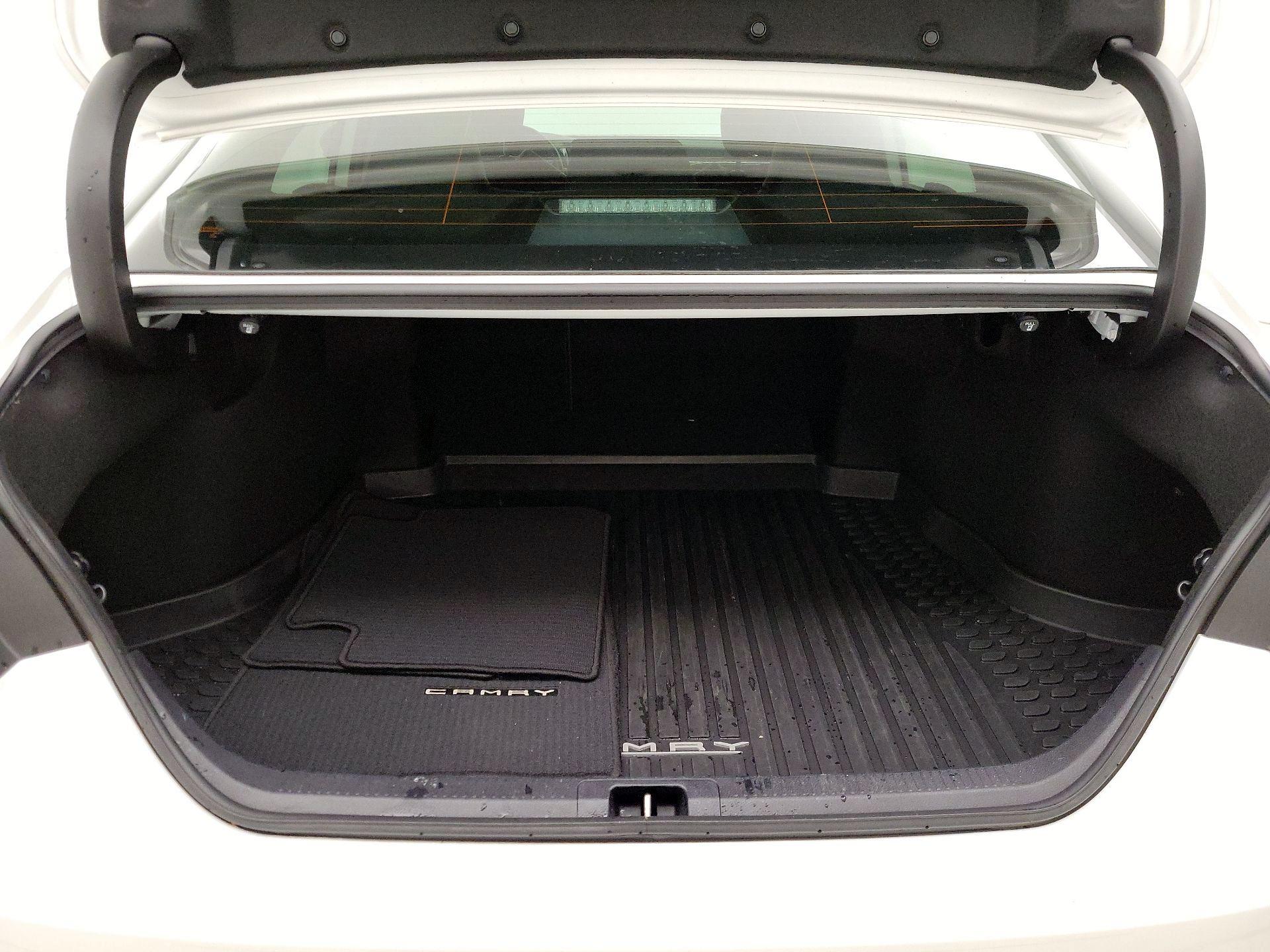 Thumbnail: 2020 Toyota Camry - 20