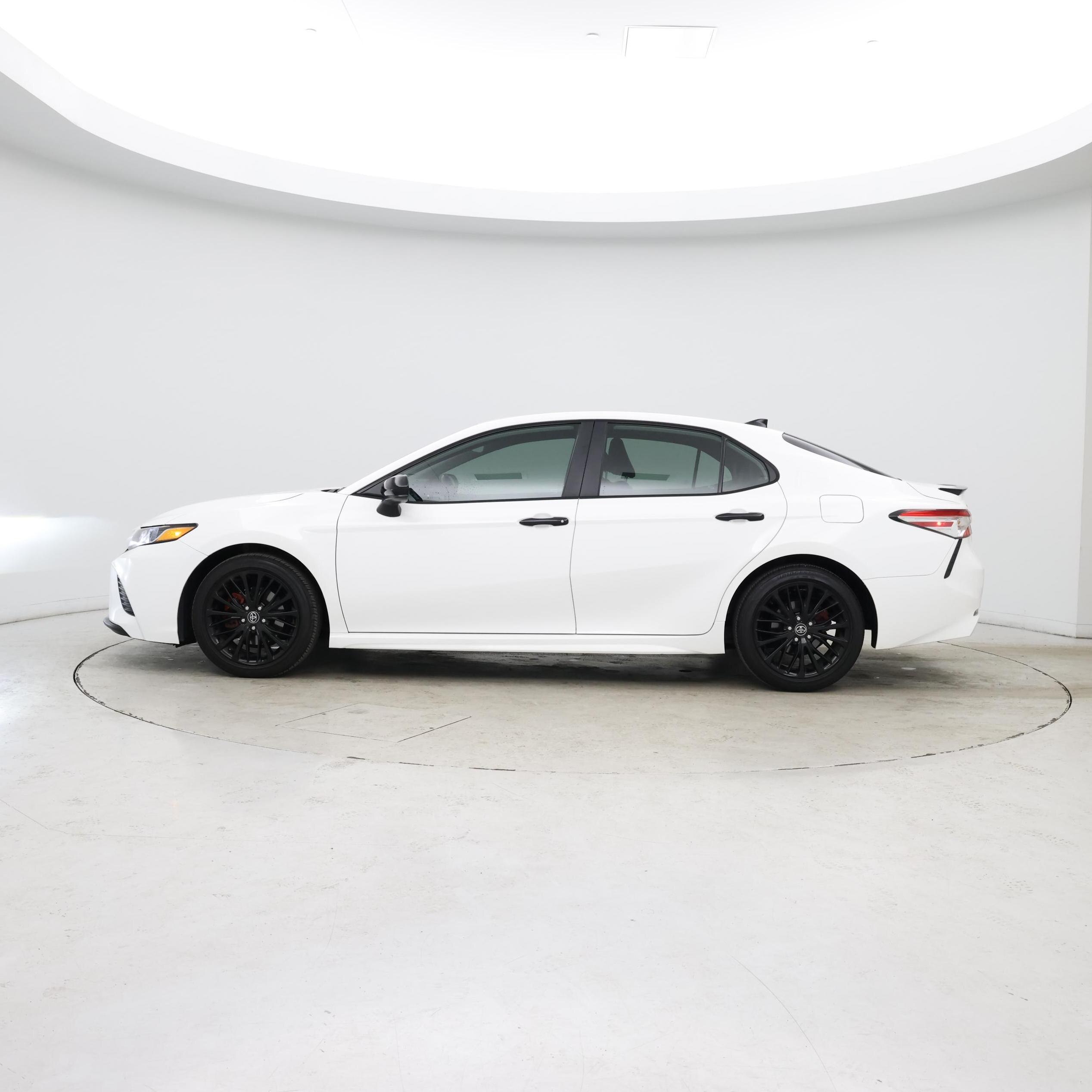 Thumbnail: 2020 Toyota Camry - 3