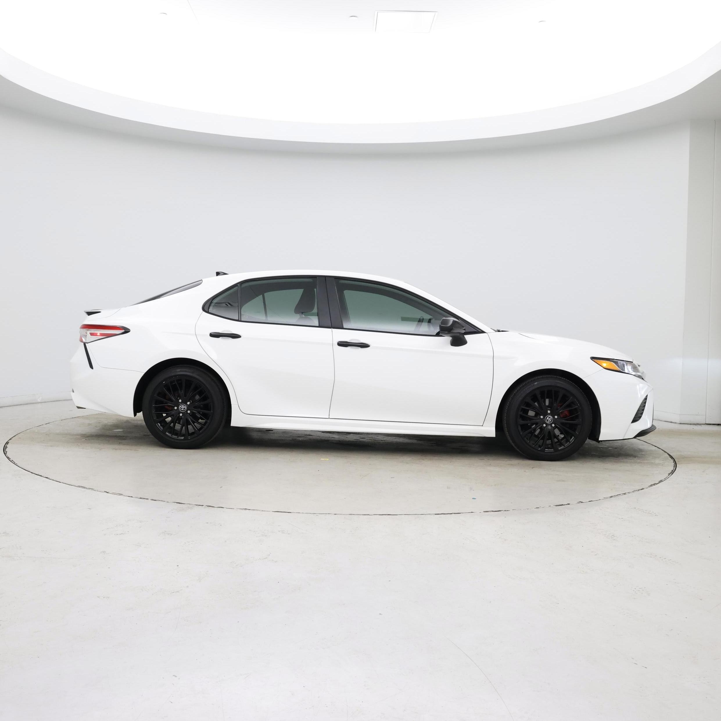 Thumbnail: 2020 Toyota Camry - 7