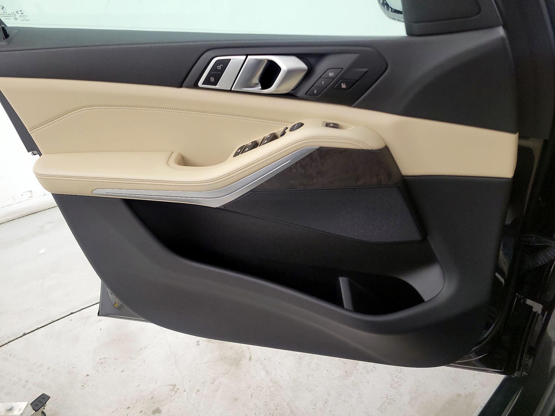 Thumbnail: 2022 BMW X5 - 12