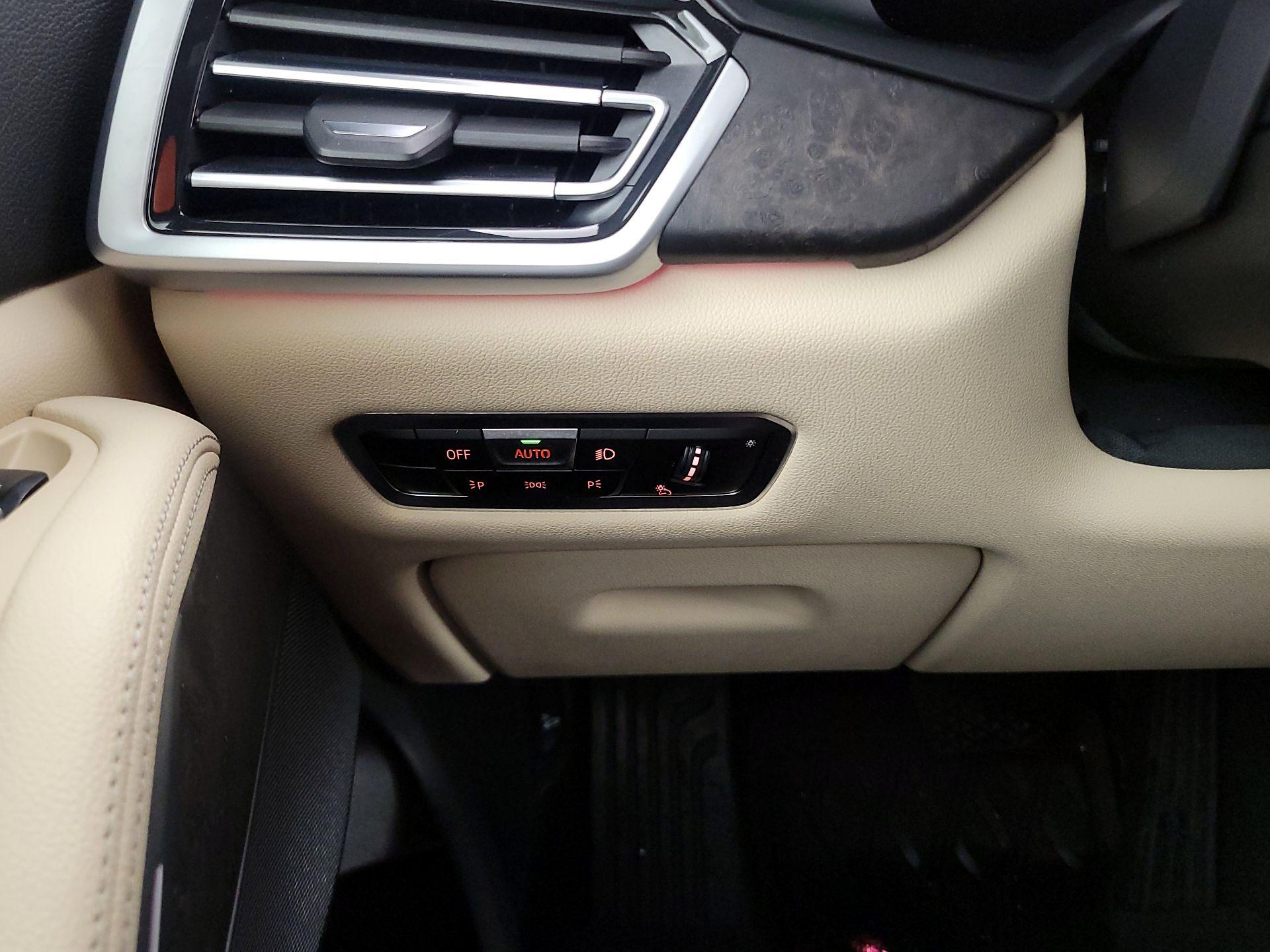 Thumbnail: 2022 BMW X5 - 13