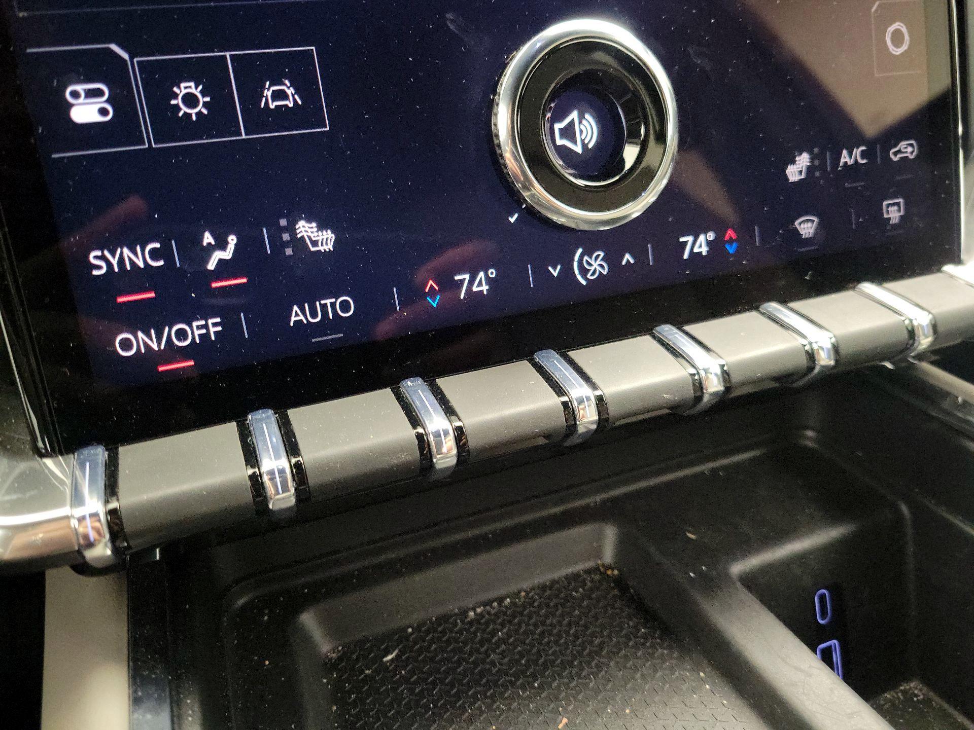 Thumbnail: 2025 GMC Acadia - 17