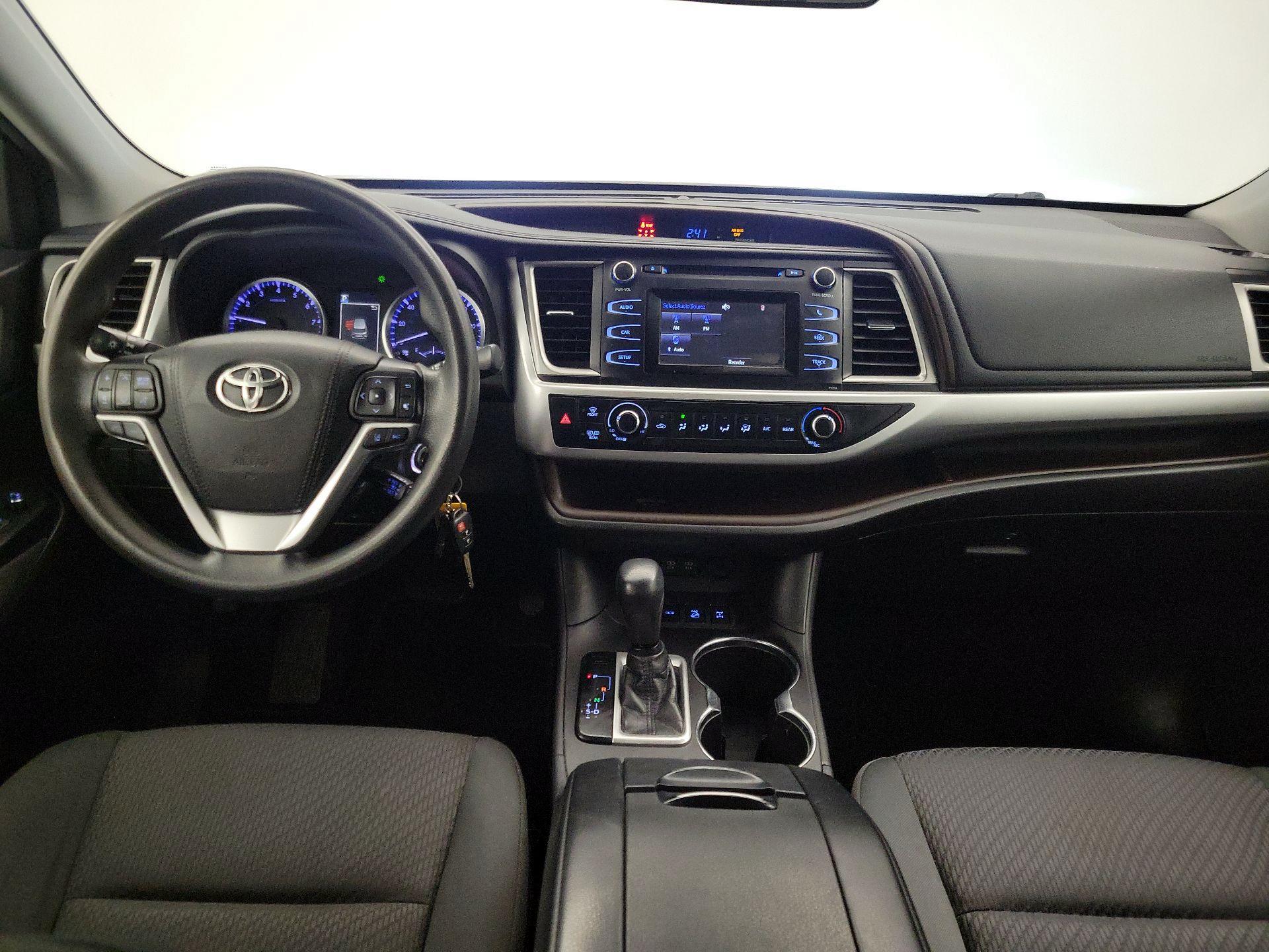 Thumbnail: 2018 Toyota Highlander - 9