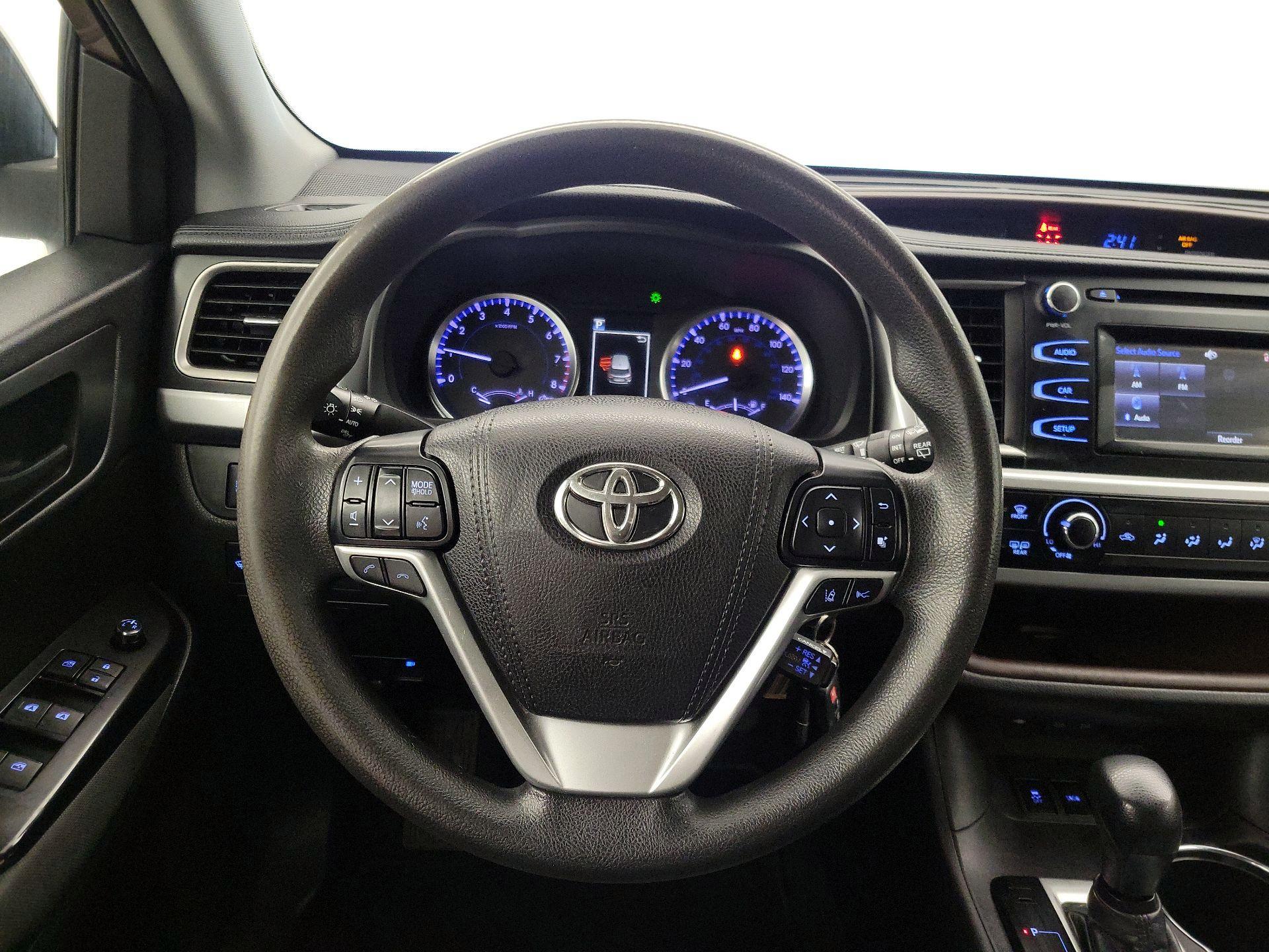 Thumbnail: 2018 Toyota Highlander - 10