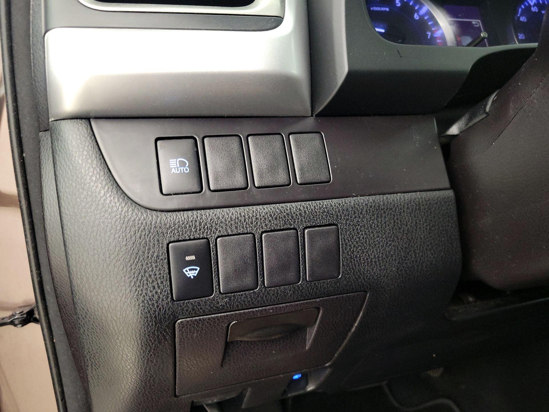 Thumbnail: 2018 Toyota Highlander - 13