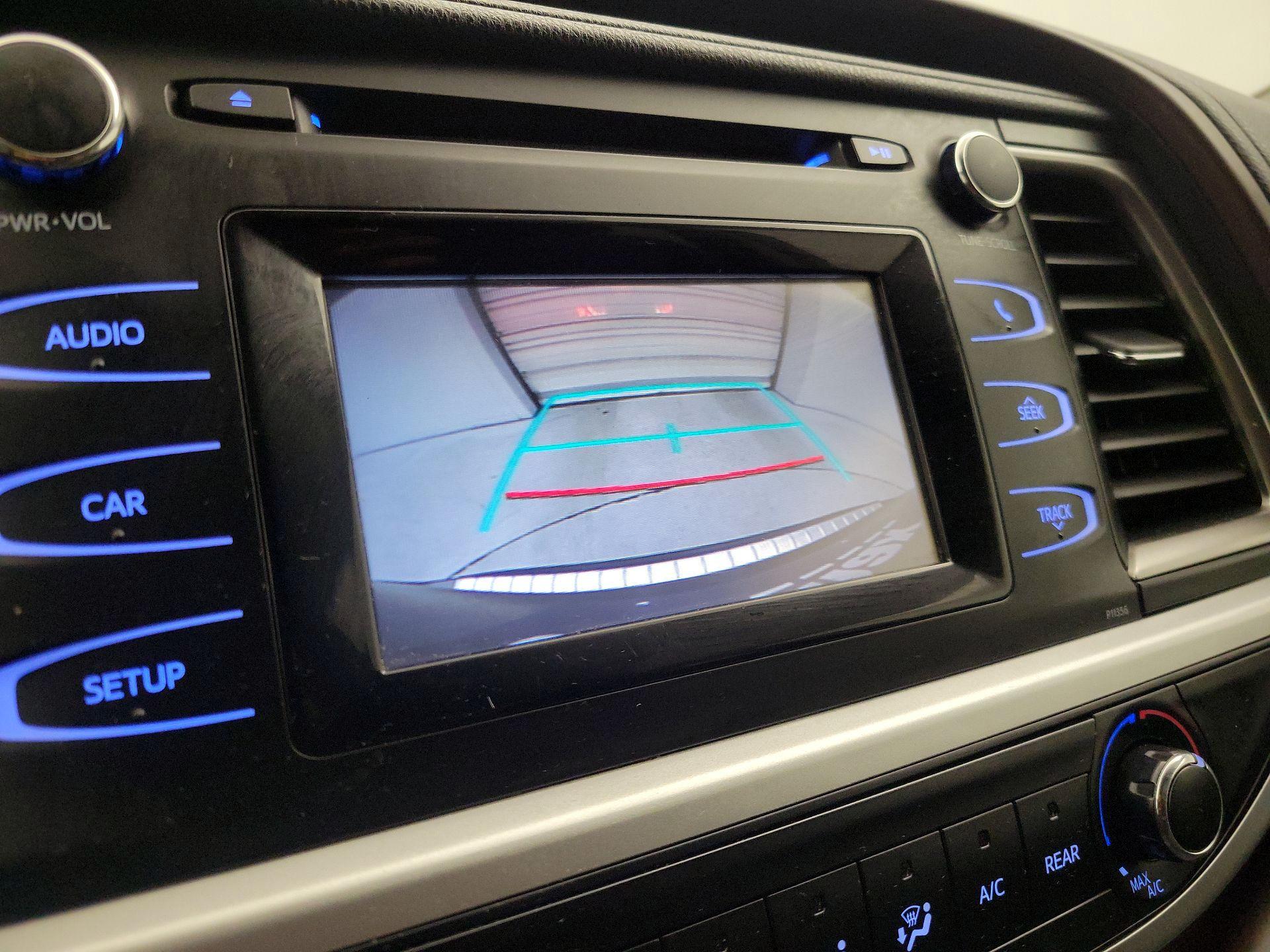 Thumbnail: 2018 Toyota Highlander - 14