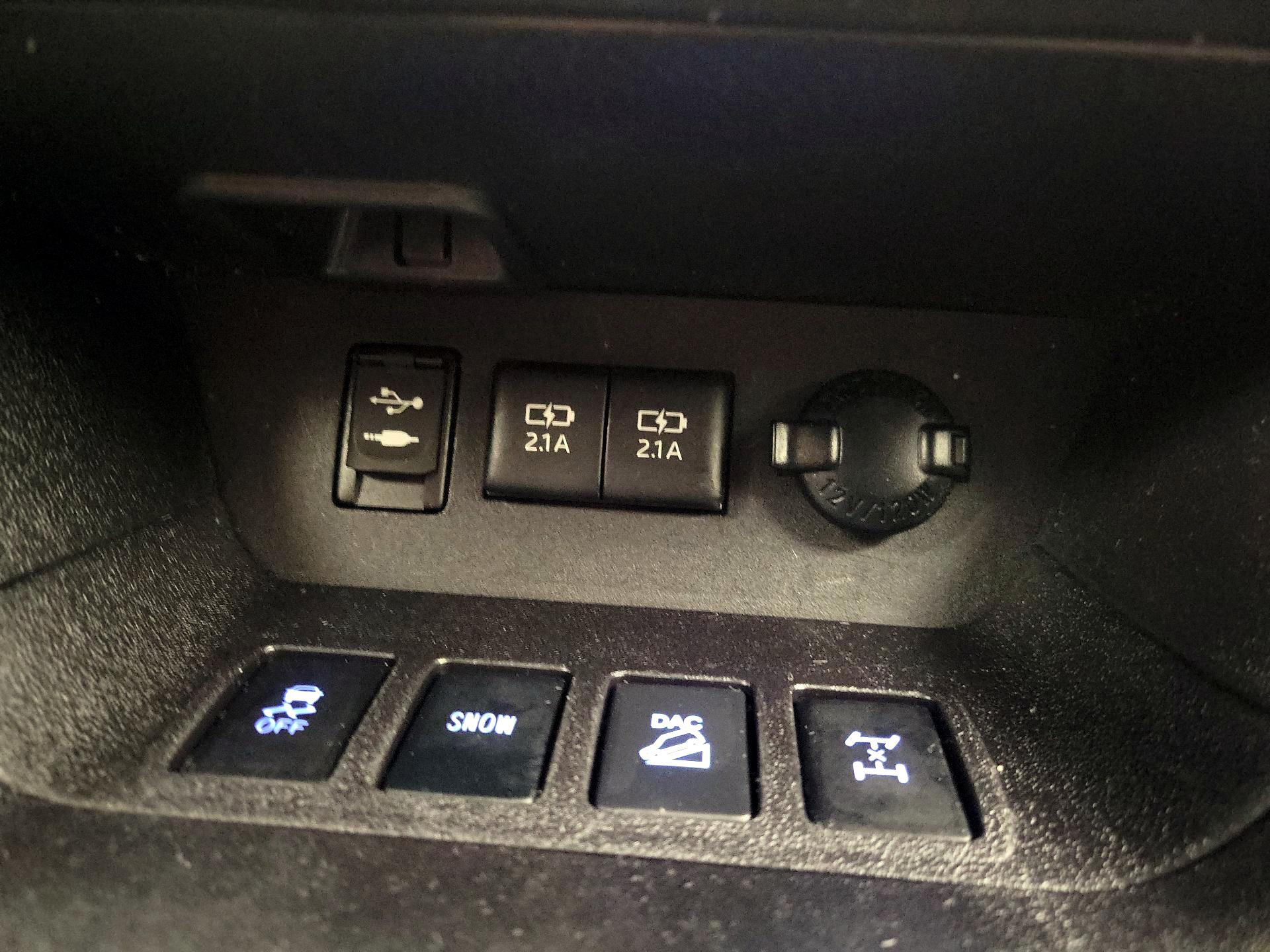 Thumbnail: 2018 Toyota Highlander - 18